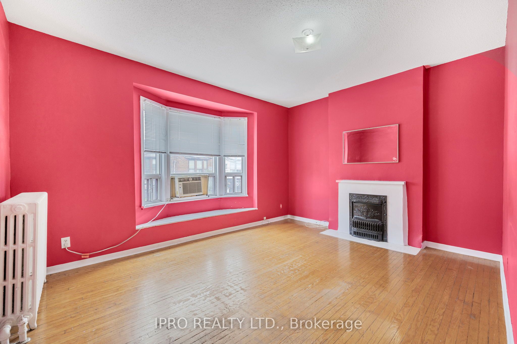 845 College Street Property Photo 28