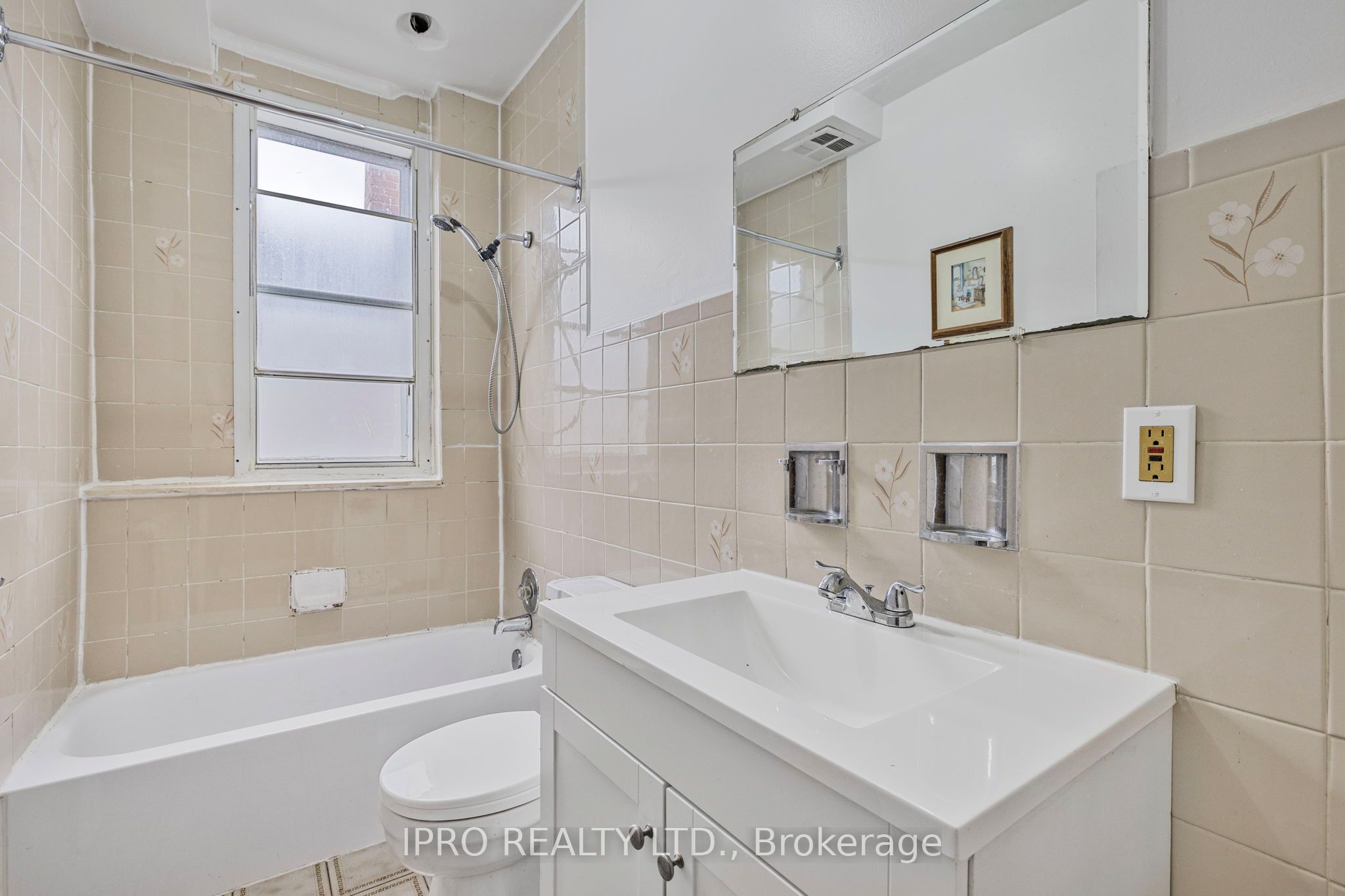 845 College Street Property Photo 30