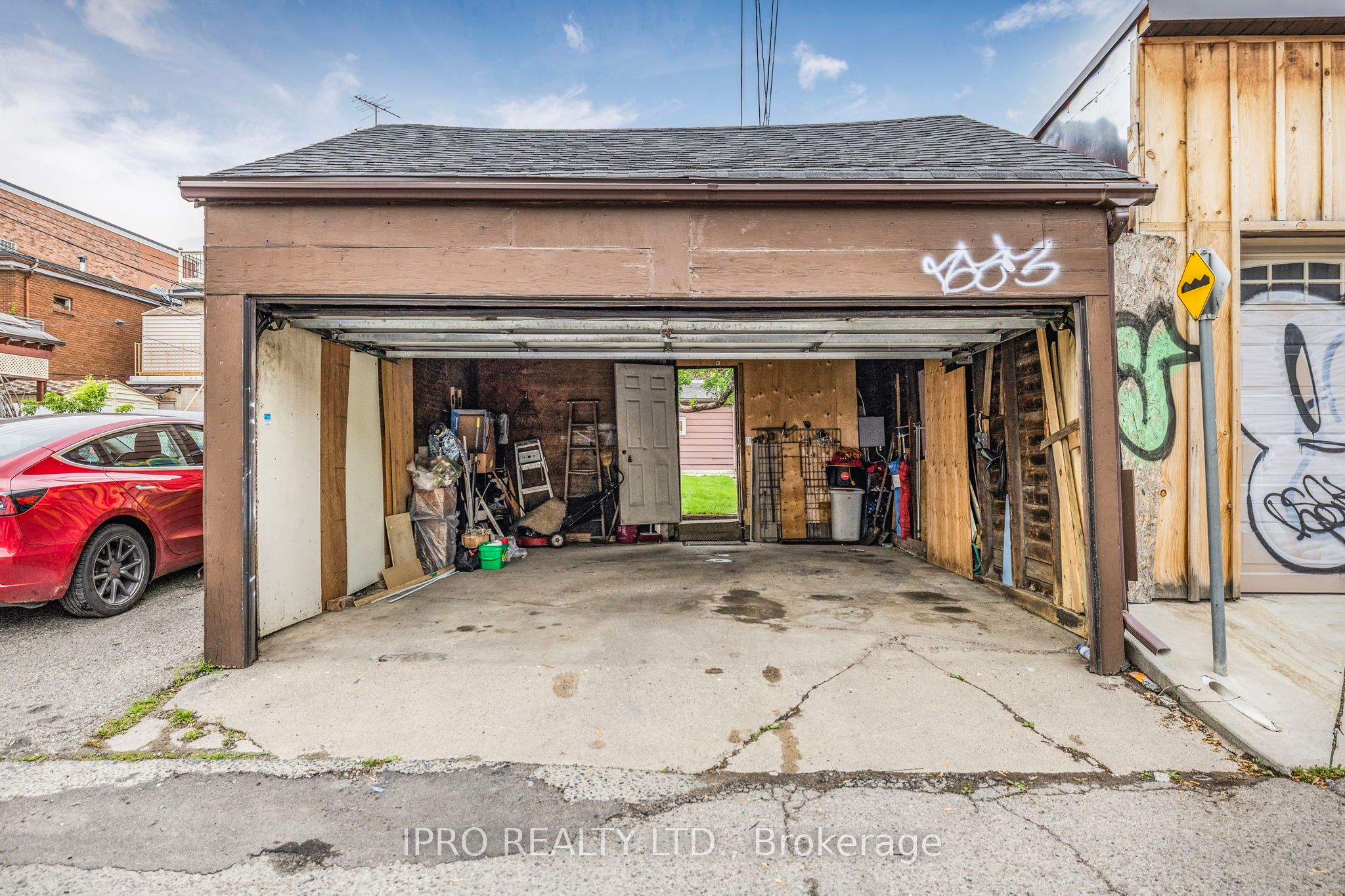 845 College Street Property Photo 36