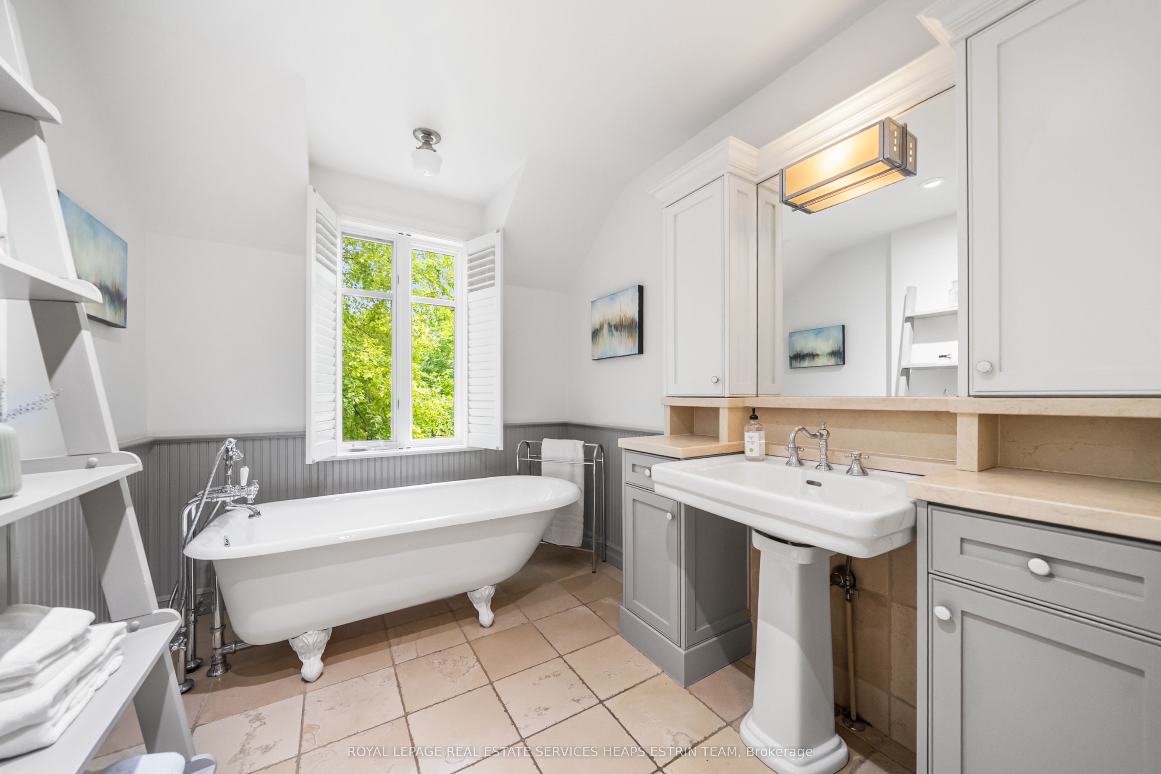 24 Heather Road Property Photo 32