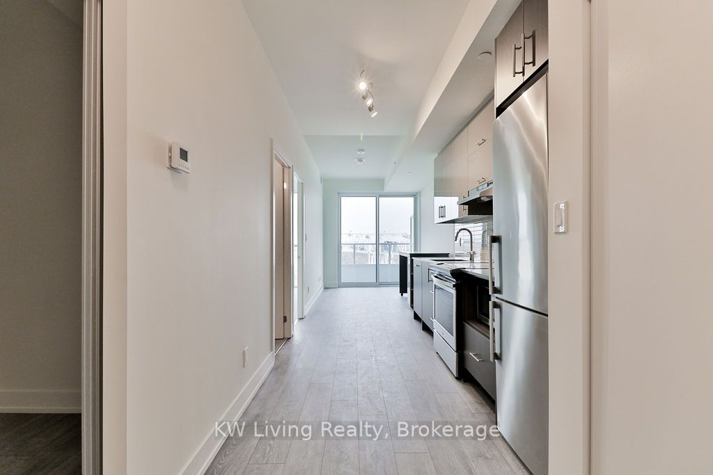 180 Fairview Mall Drive 1210 Property Photo 3