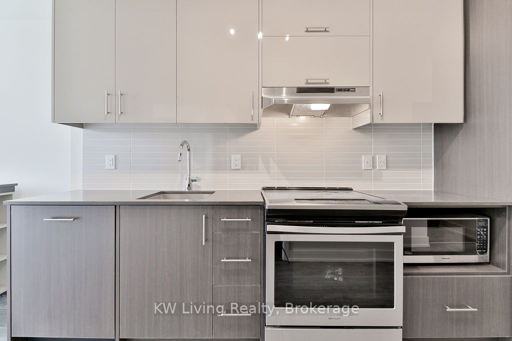 180 Fairview Mall Drive 1210 Property Photo 5