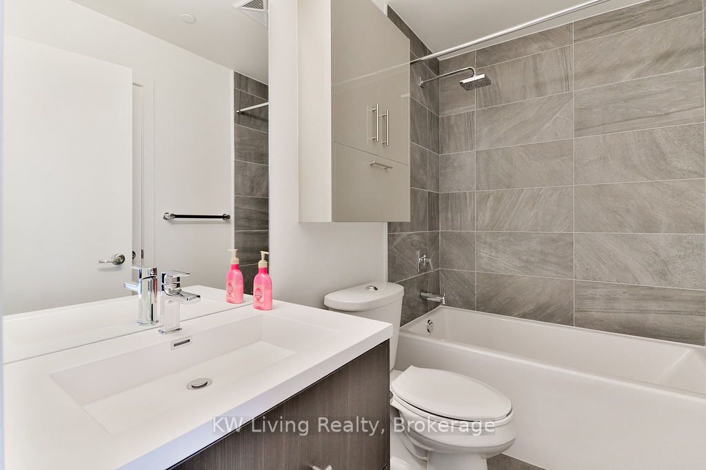 180 Fairview Mall Drive 1210 Property Photo 10