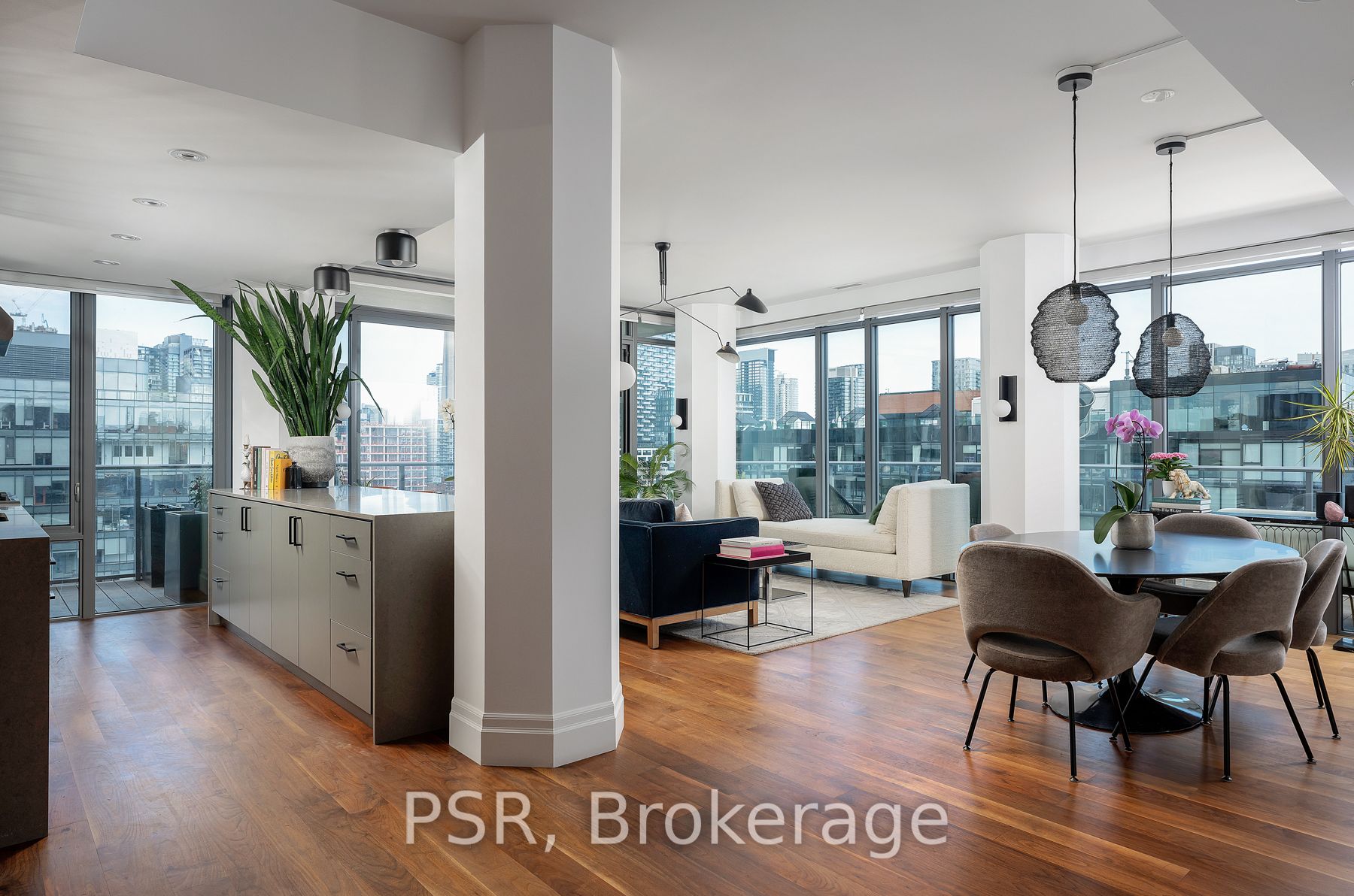 #1502 - 95 Bathurst Street Property Photo 1