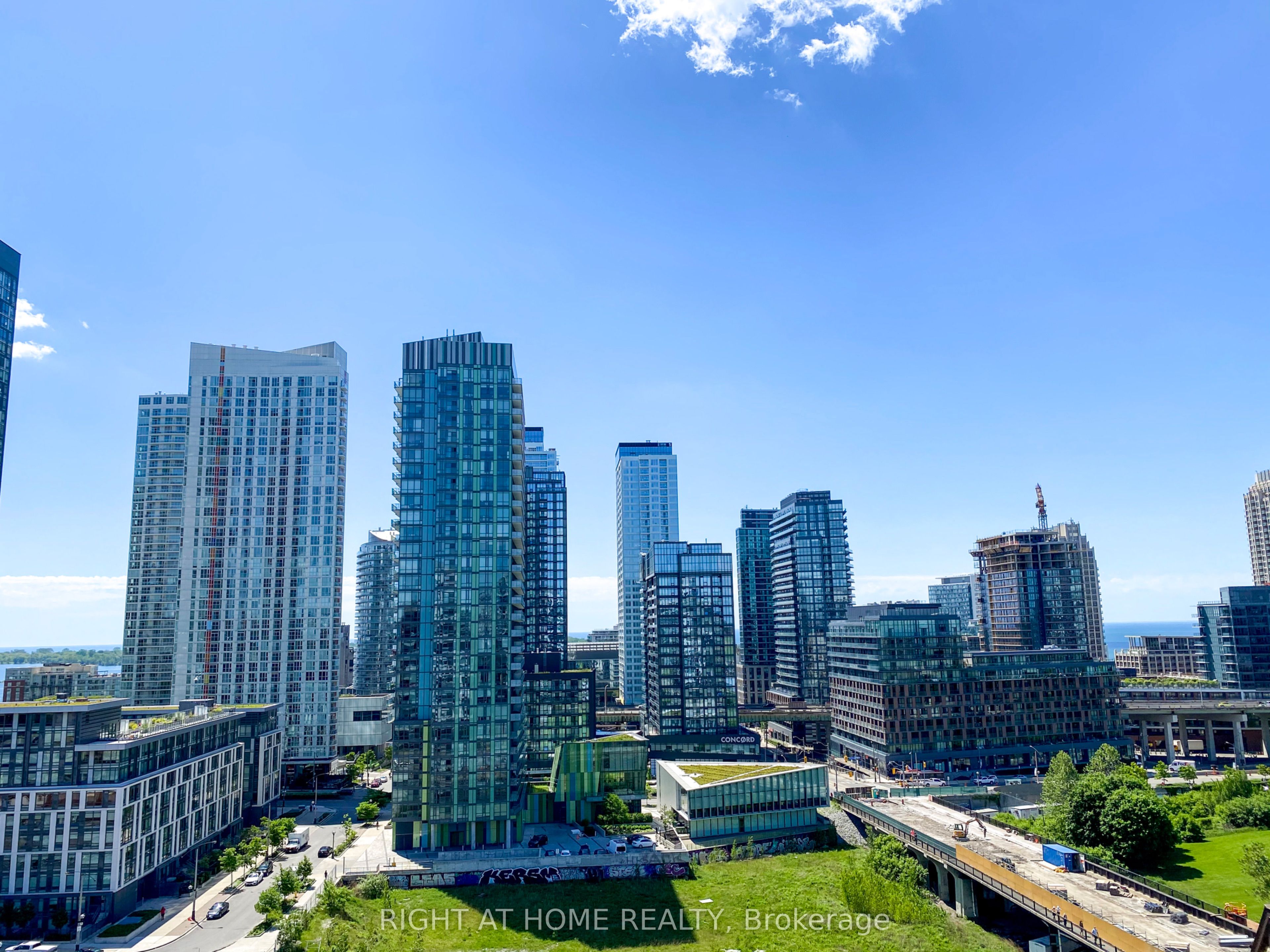 576 Front Street W 1107 Property Photo 2