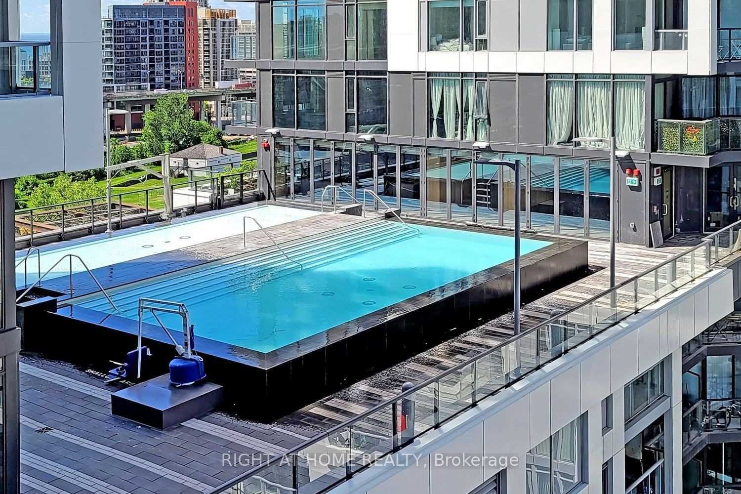 576 Front Street W 1107 Property Photo 12