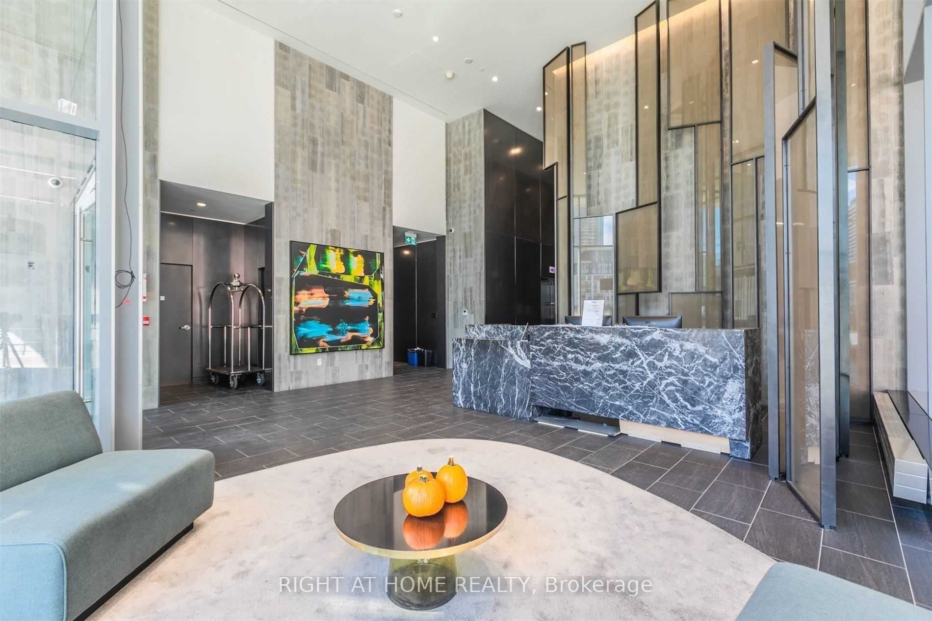 576 Front Street W 1107 Property Photo 13