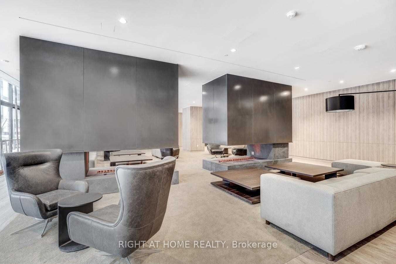 576 Front Street W 1107 Property Photo 16