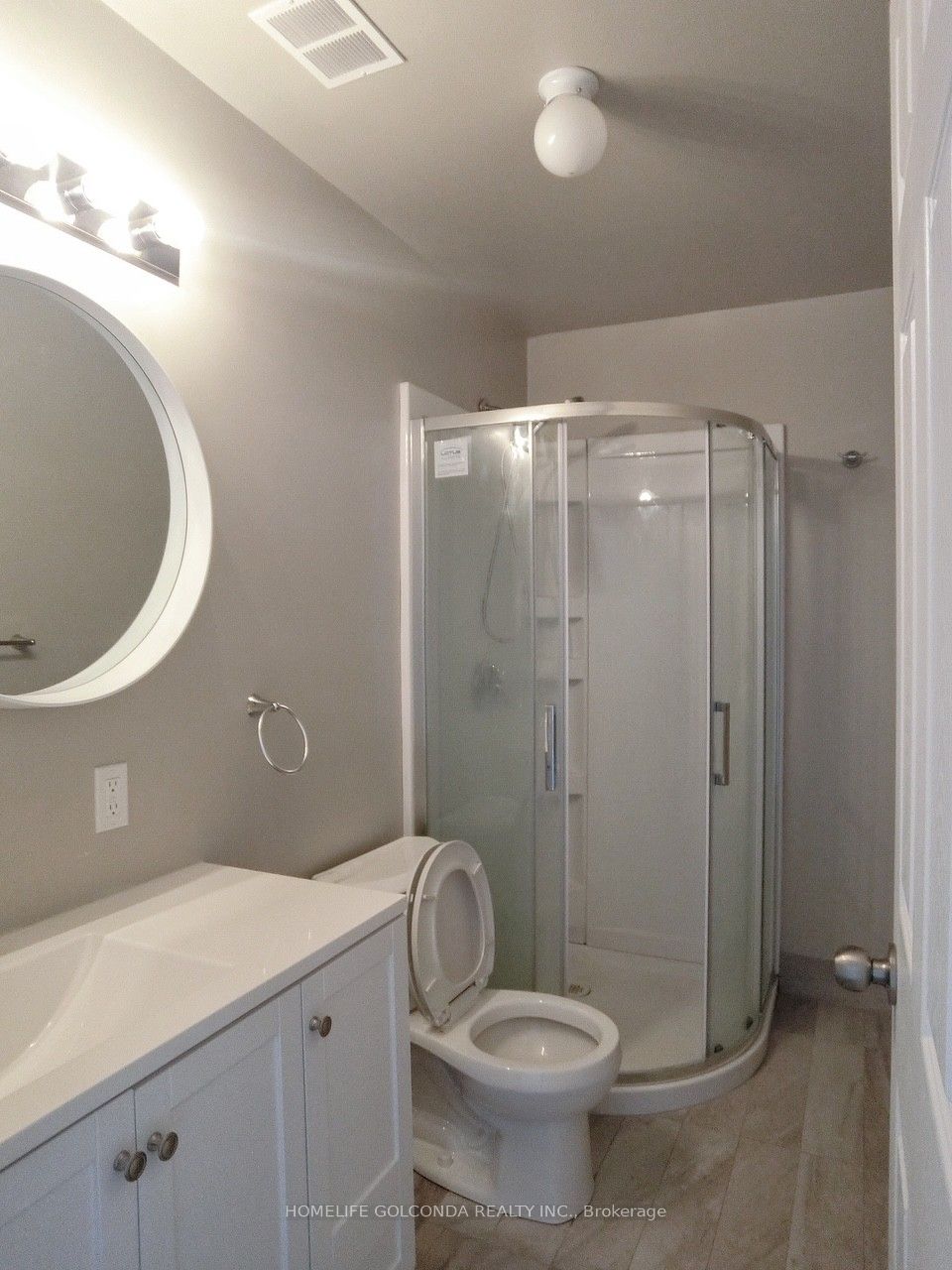 490 Queen Street W Property Photo 11