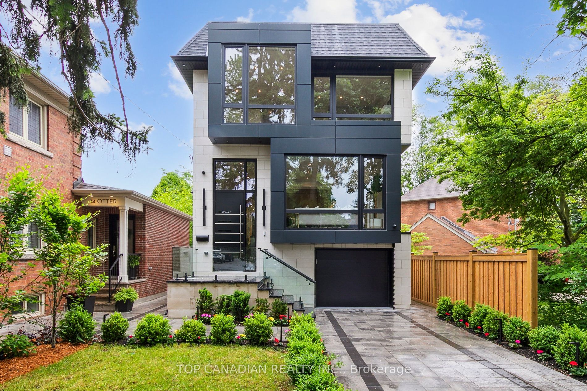 12 OTTER Crescent Property Photo 1