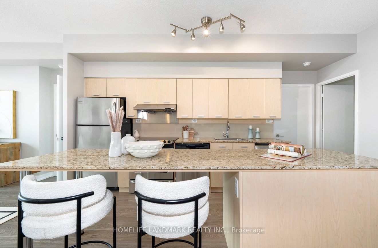 #1811 - 33 Singer Court Property Photo 7