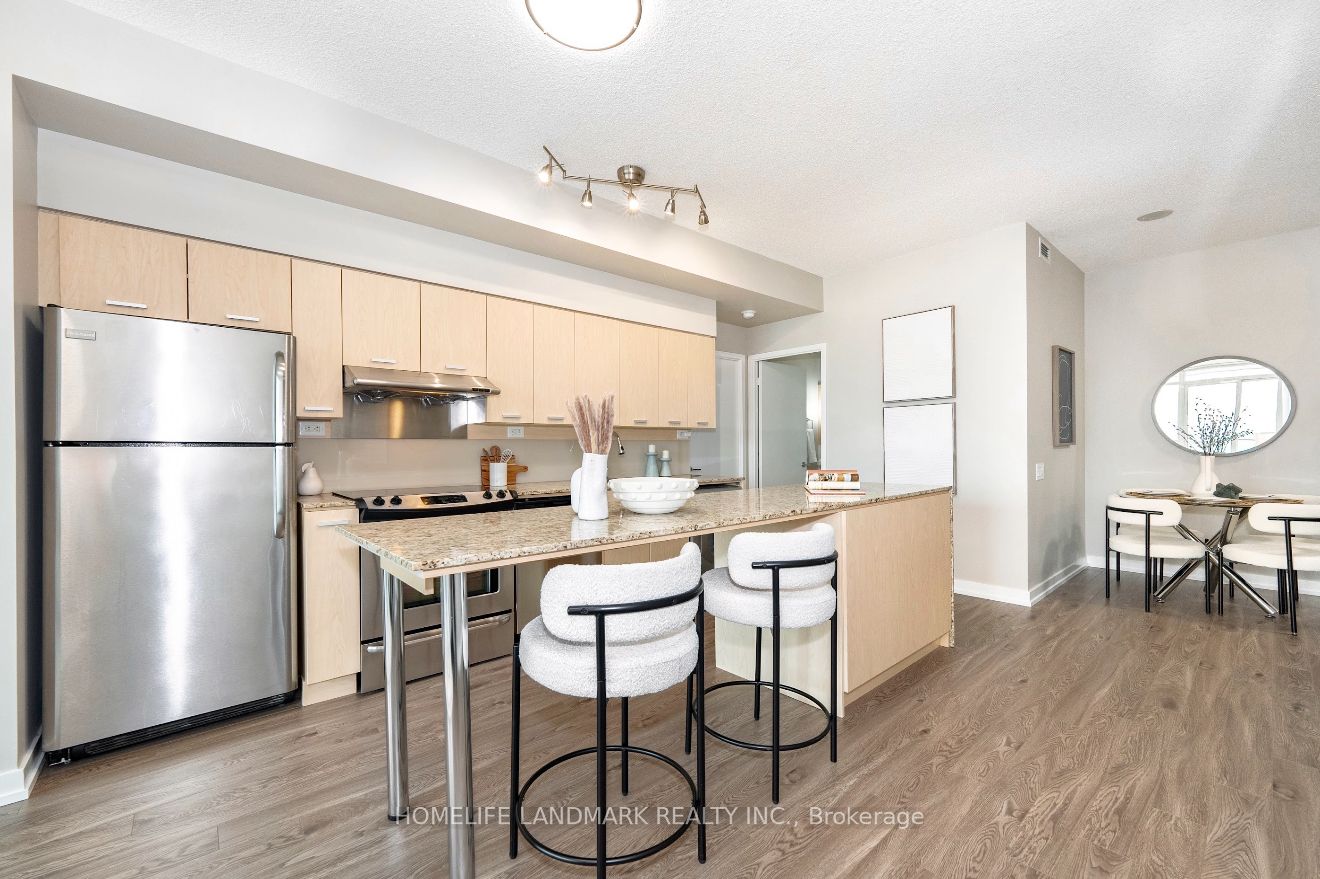 #1811 - 33 Singer Court Property Photo 8