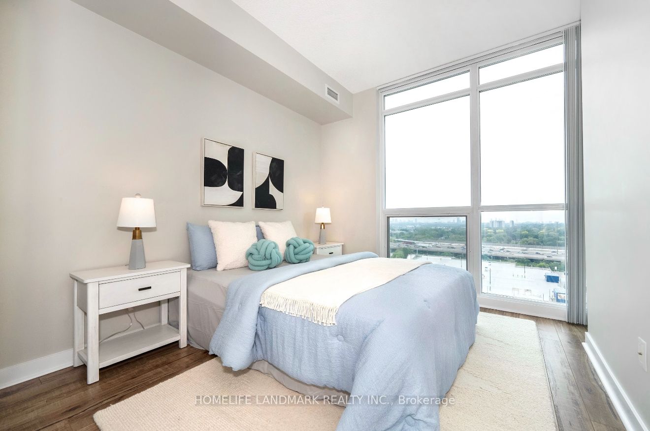 #1811 - 33 Singer Court Property Photo 16
