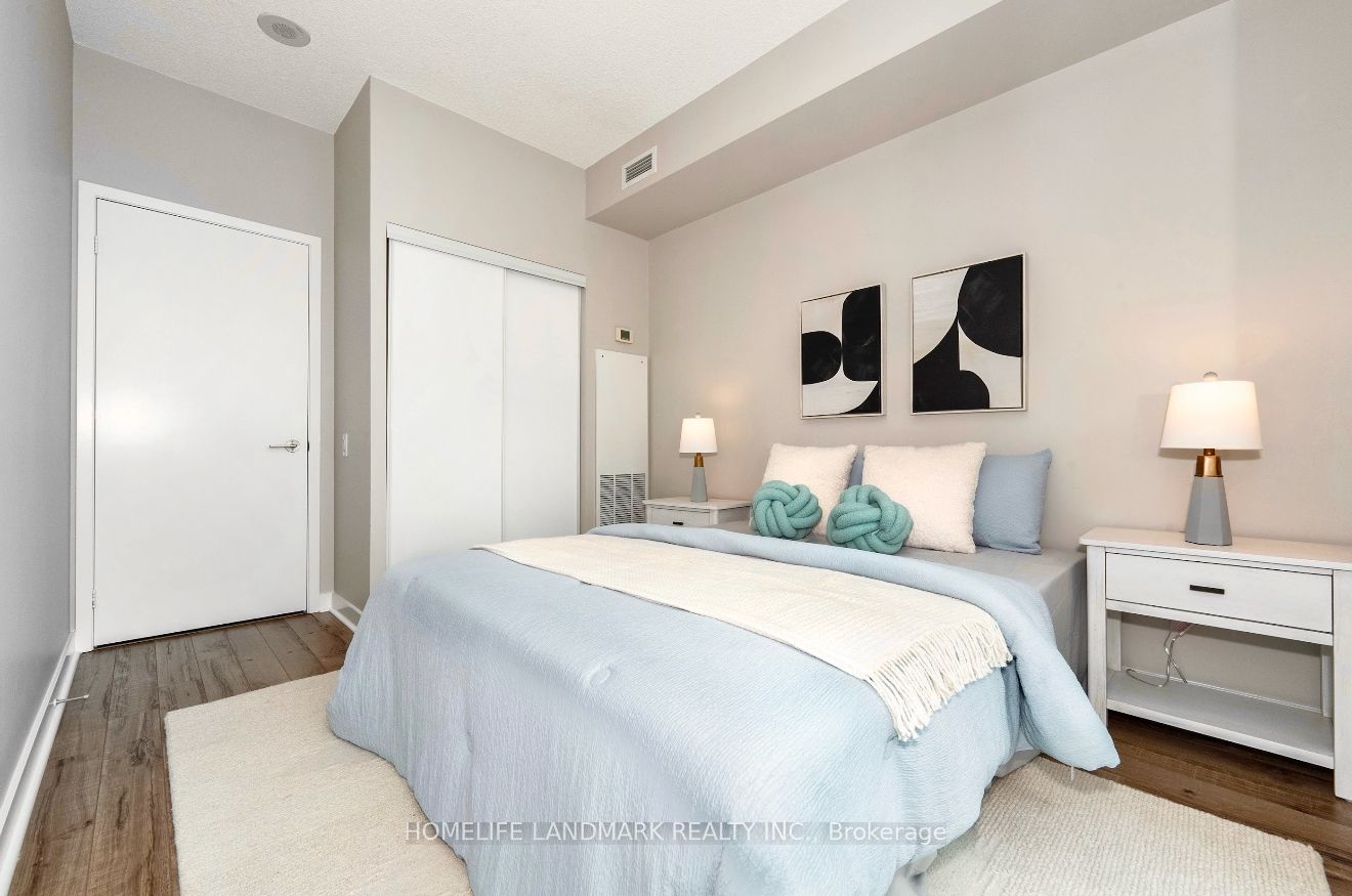 #1811 - 33 Singer Court Property Photo 17