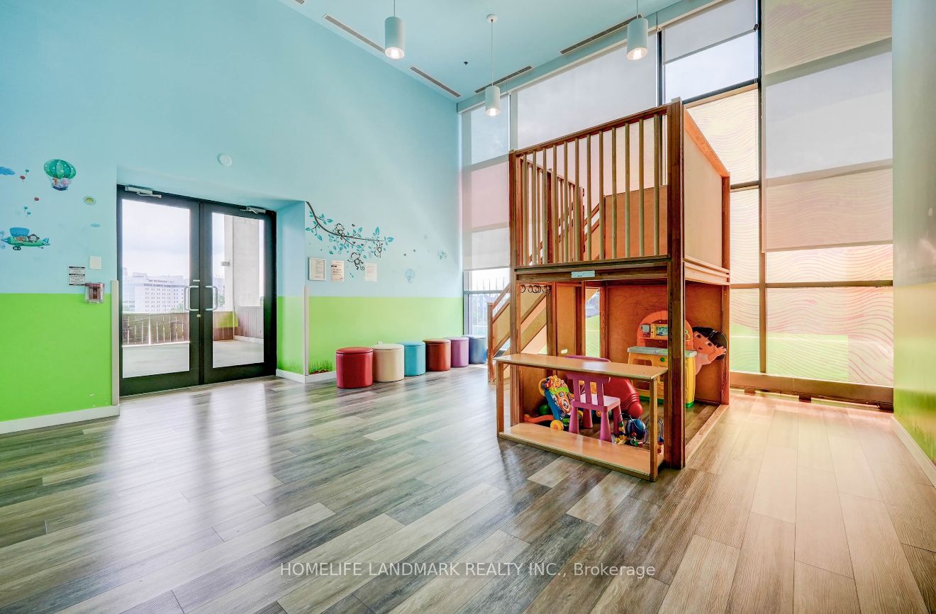 #1811 - 33 Singer Court Property Photo 32