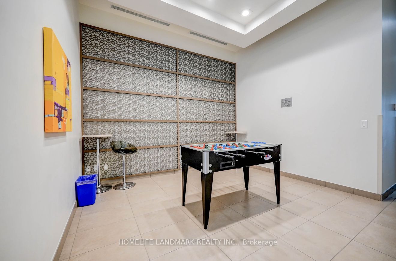 #1811 - 33 Singer Court Property Photo 33
