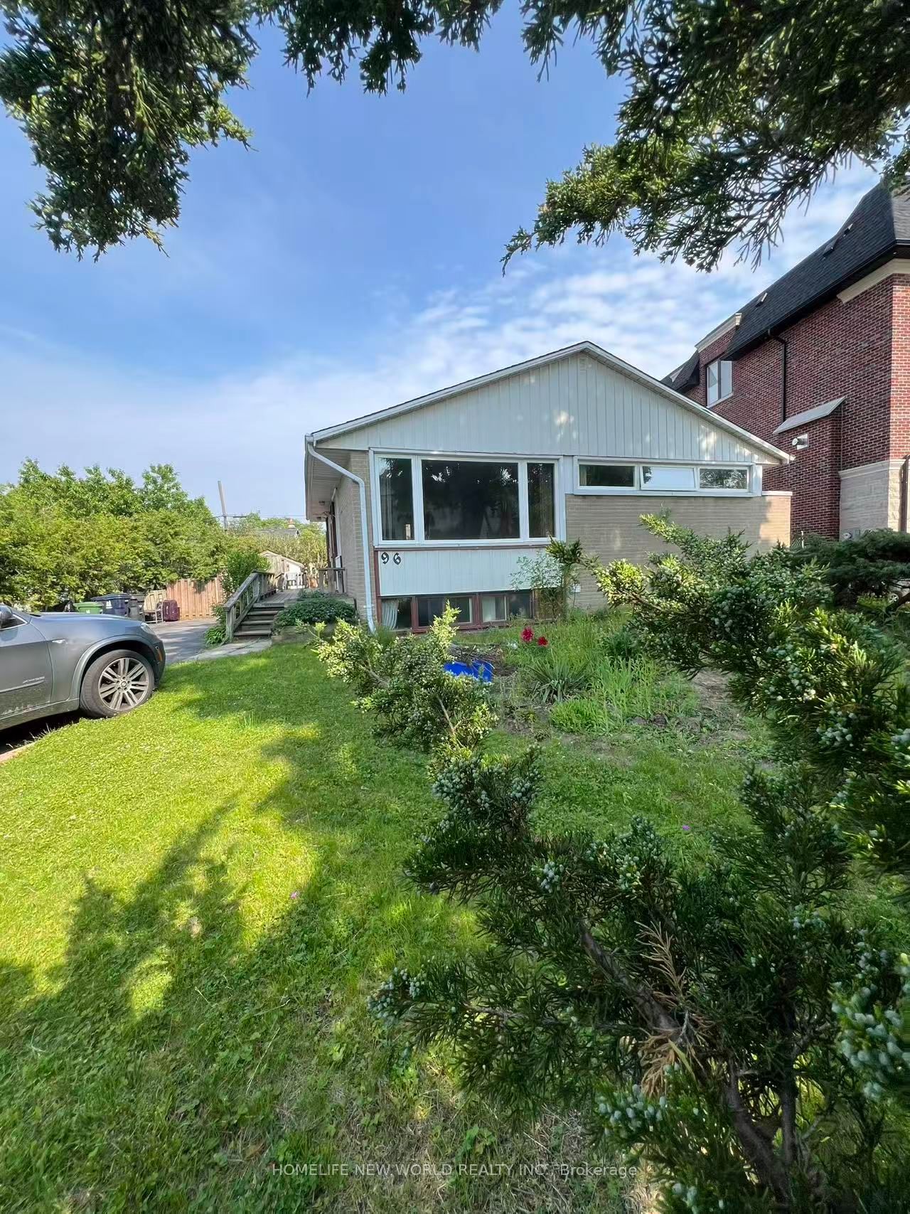 96 Berkinshaw Crescent Property Photo 1