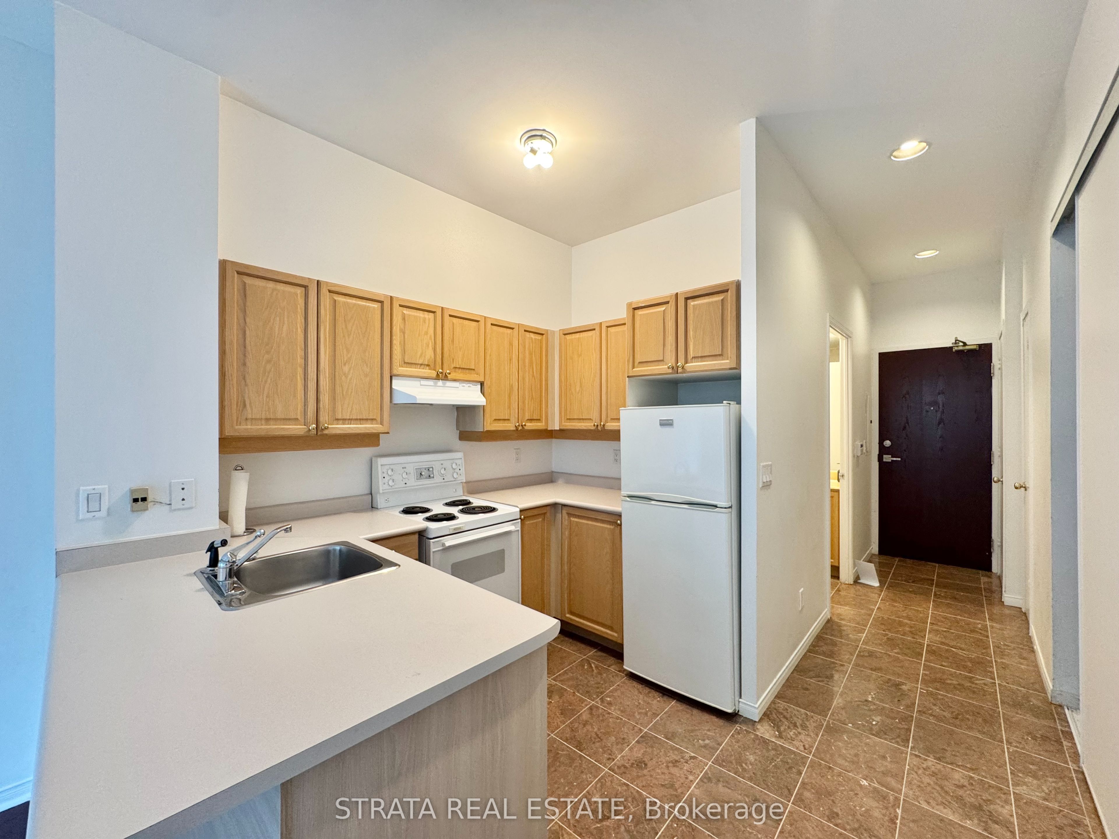 #802 - 7 King Street Property Photo 1