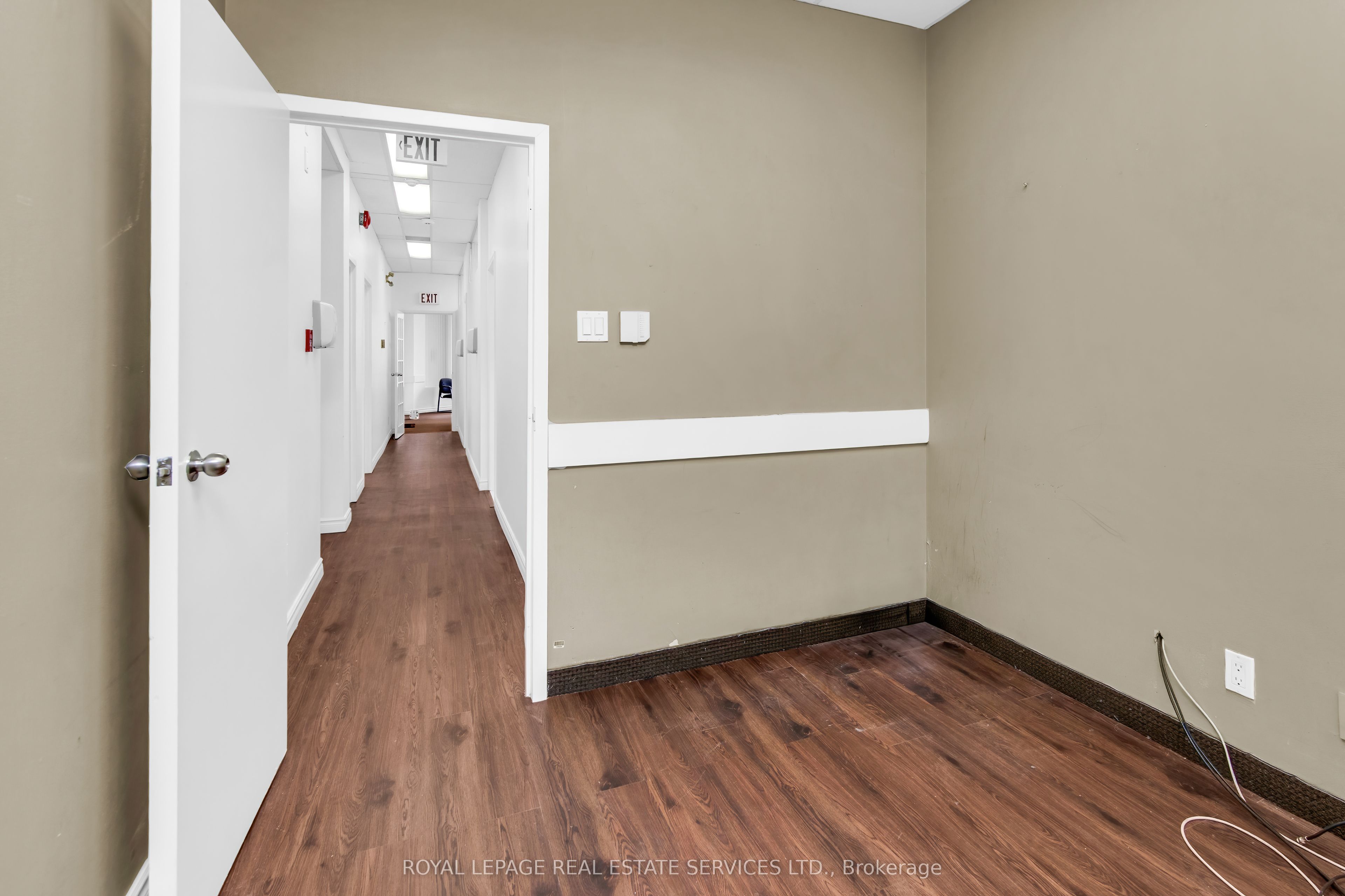 346 Dundas Street W Main Floor Property Photo 19