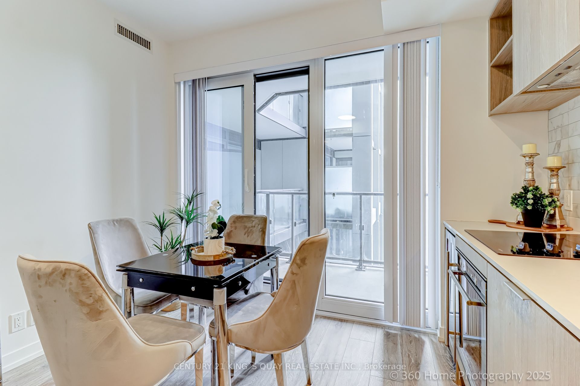 #601 - 2020 Bathurst Street Property Photo 4