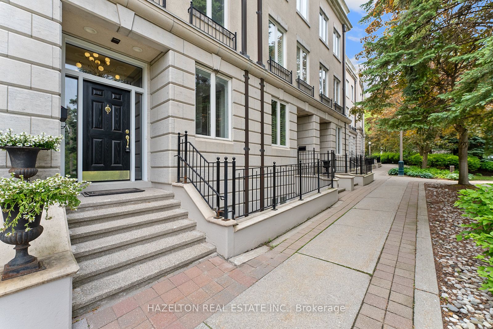 258 Spadina Road Property Photo 1