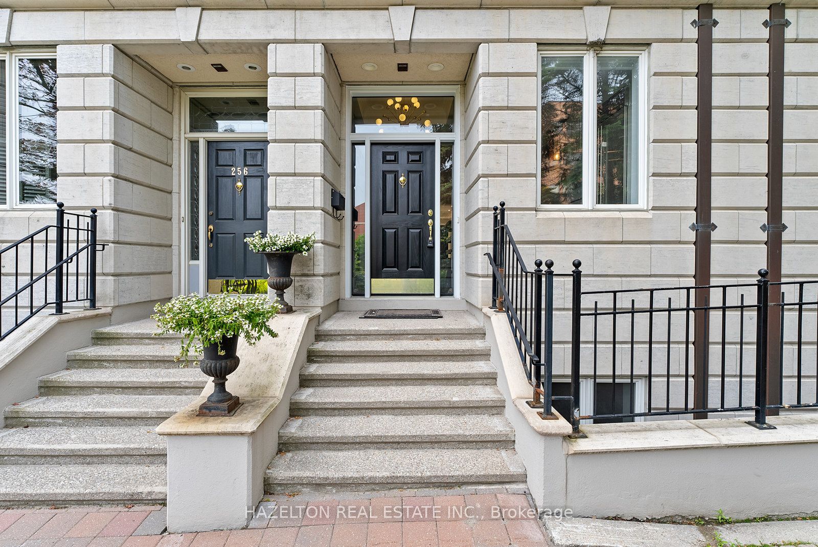 258 Spadina Road Property Photo 2