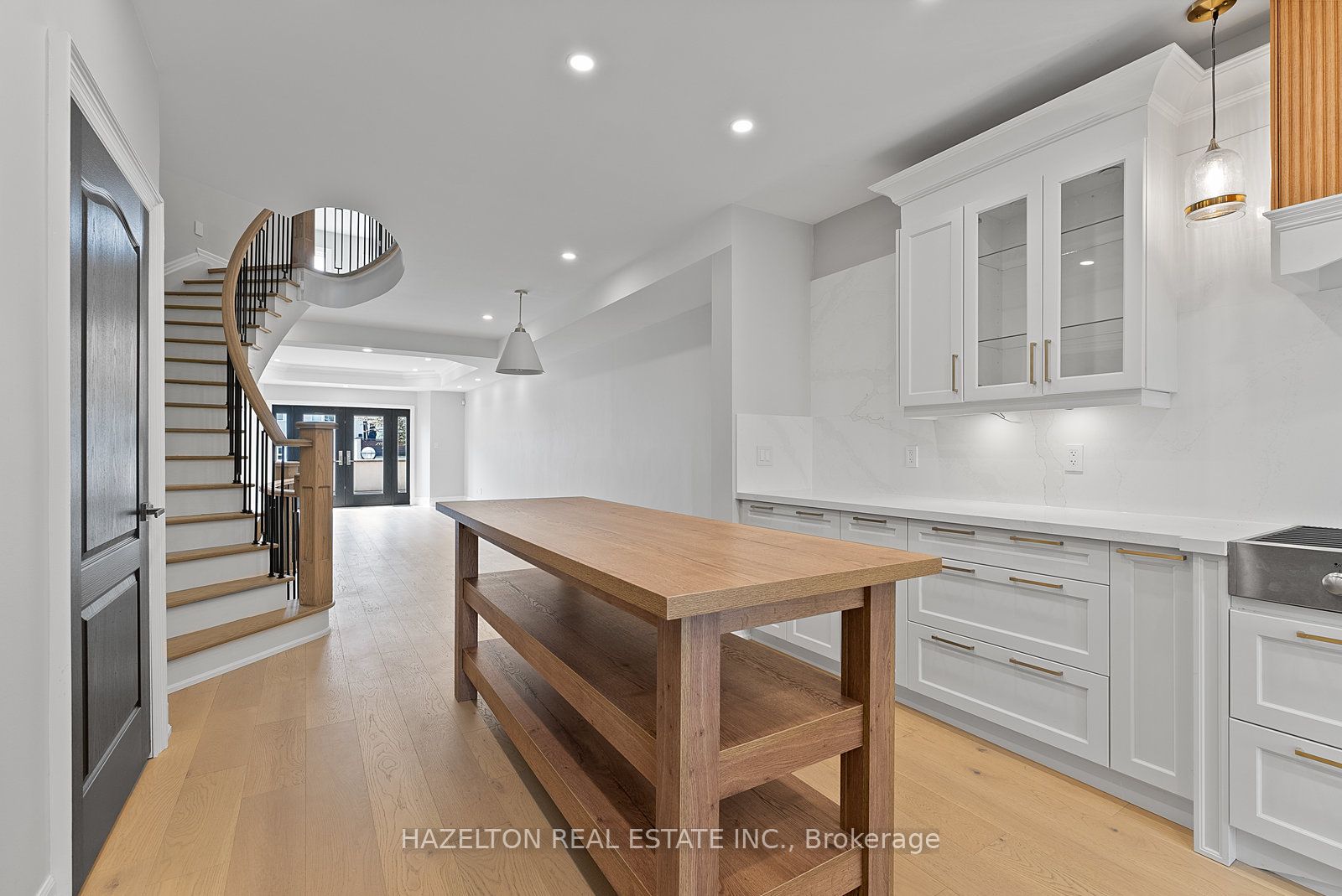 258 Spadina Road Property Photo 5