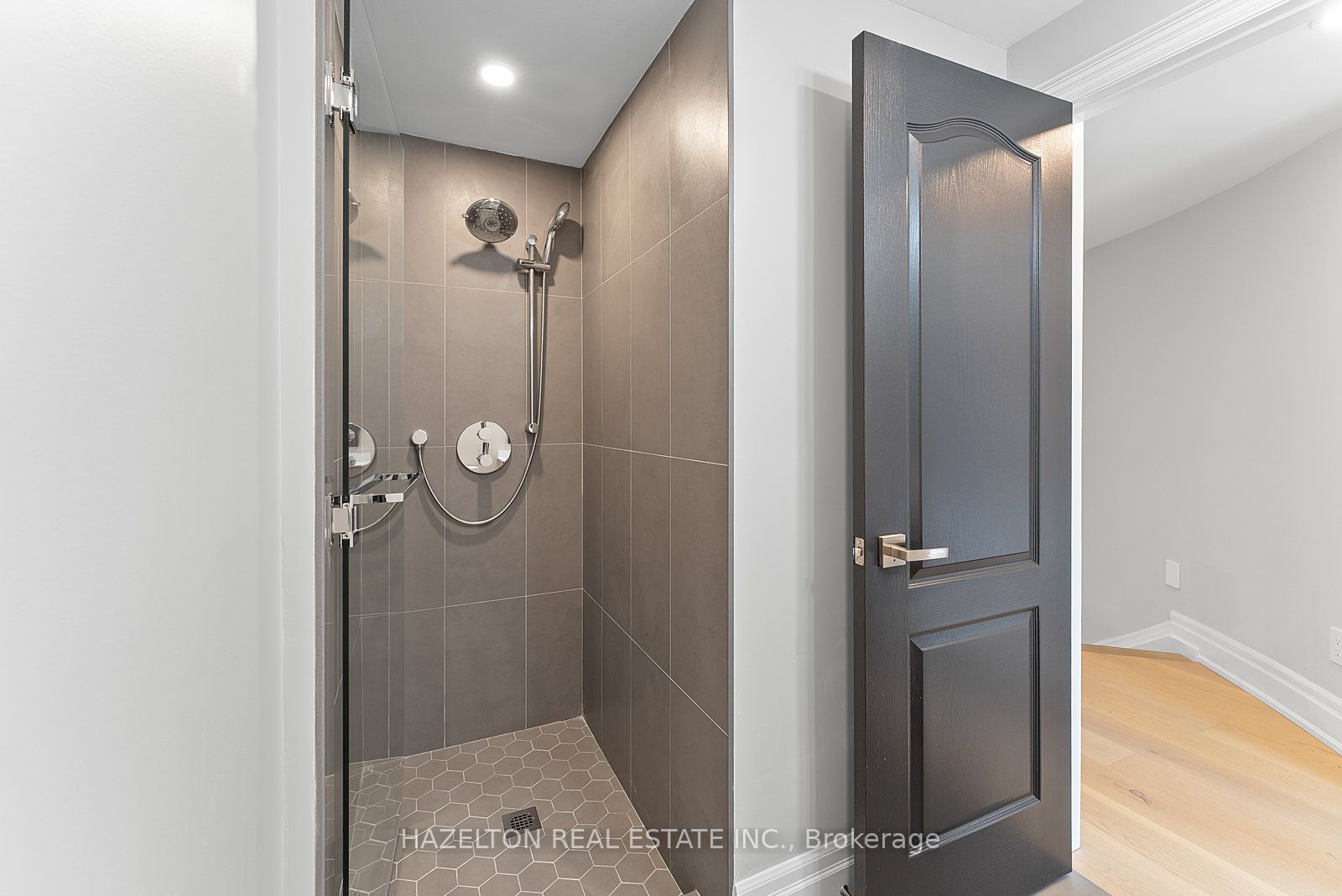 258 Spadina Road Property Photo 27