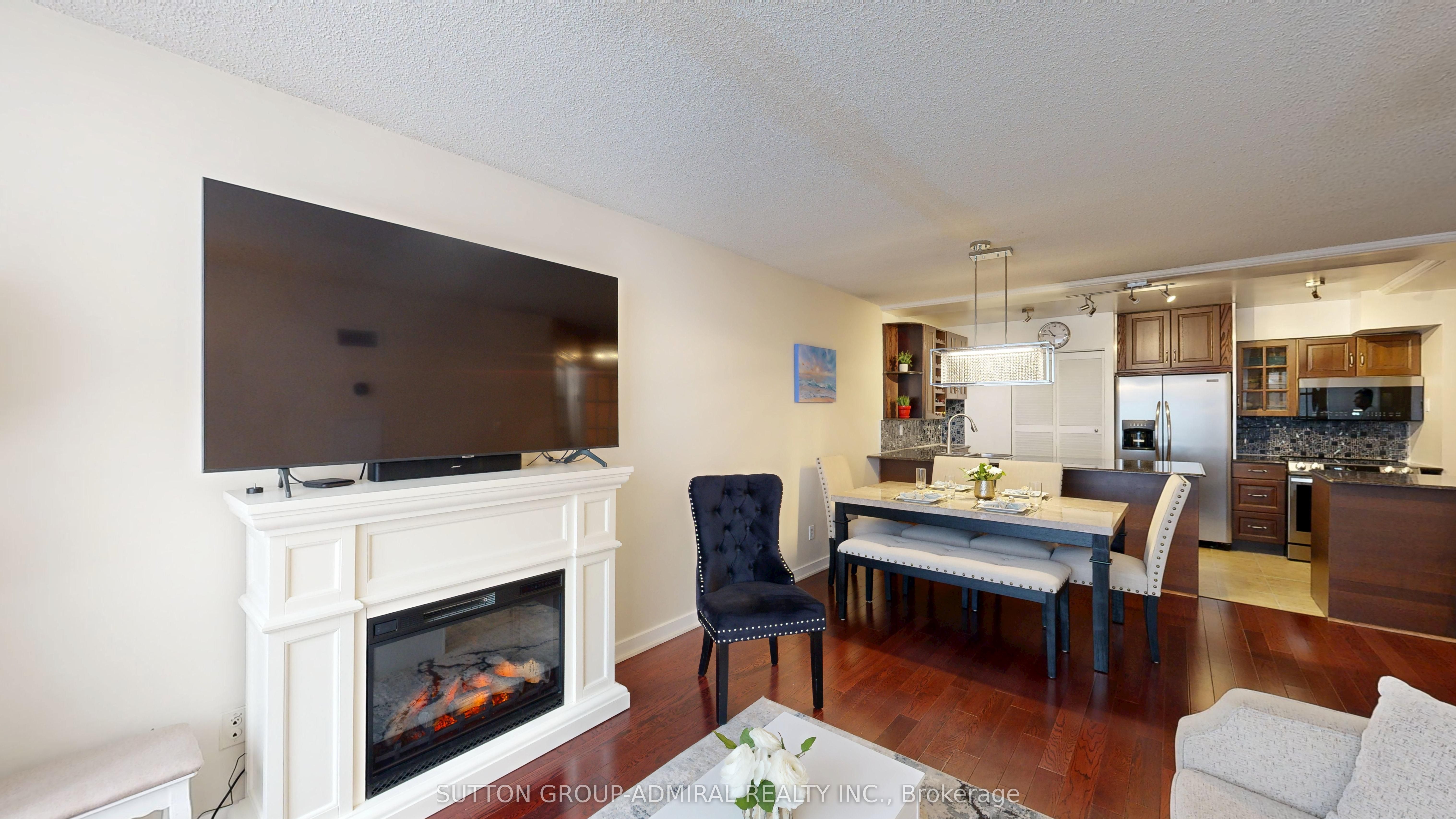 #201 - 633 Bay Street Property Photo 16