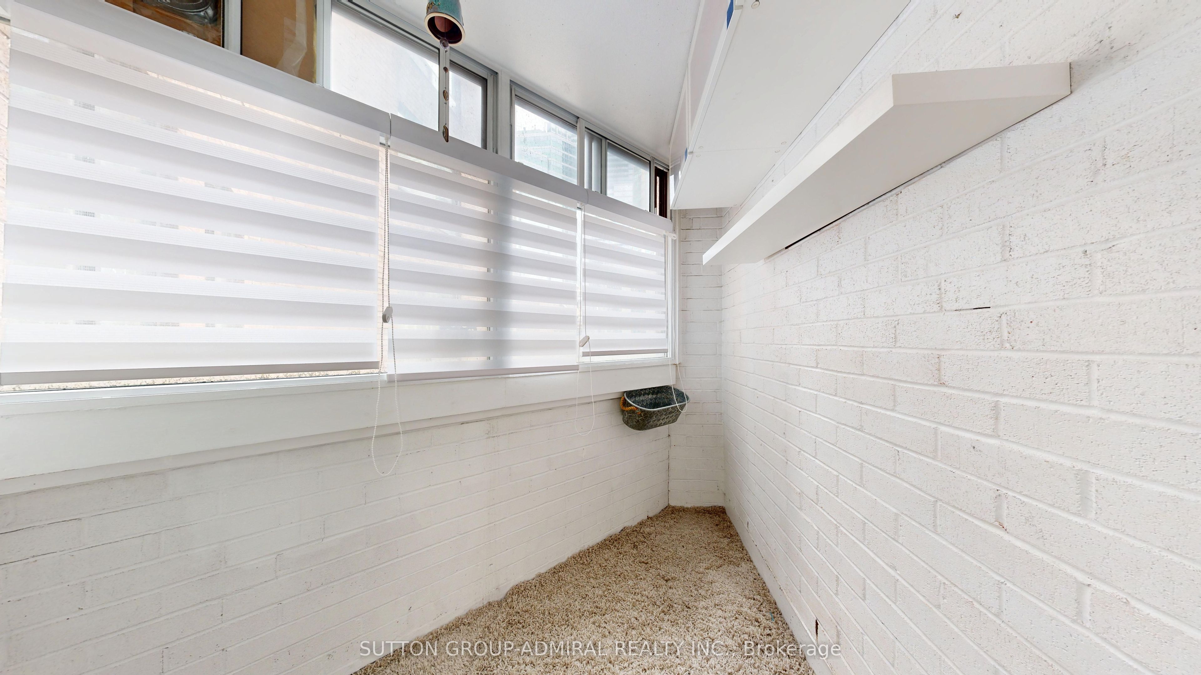 #201 - 633 Bay Street Property Photo 23