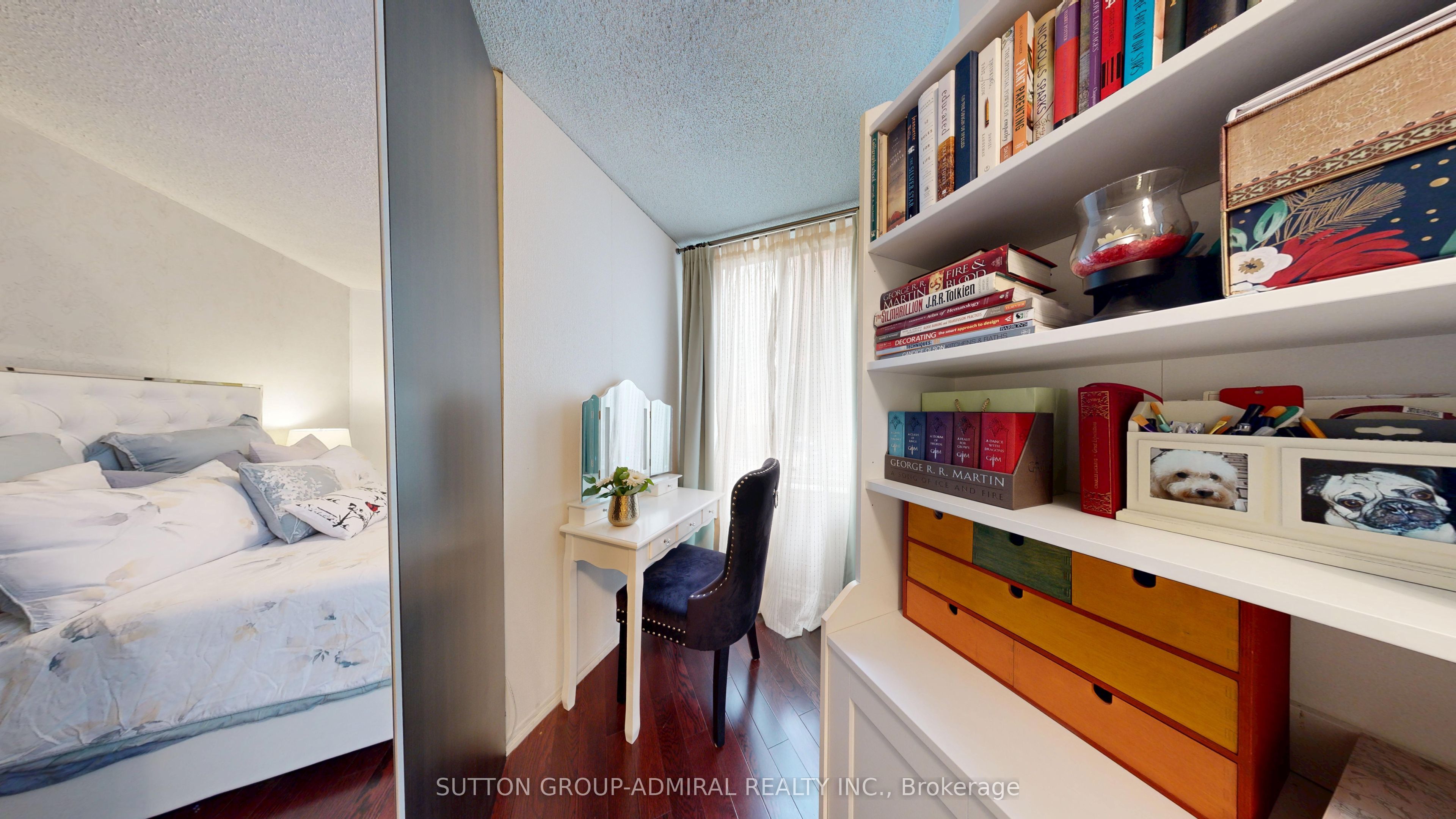 #201 - 633 Bay Street Property Photo 27