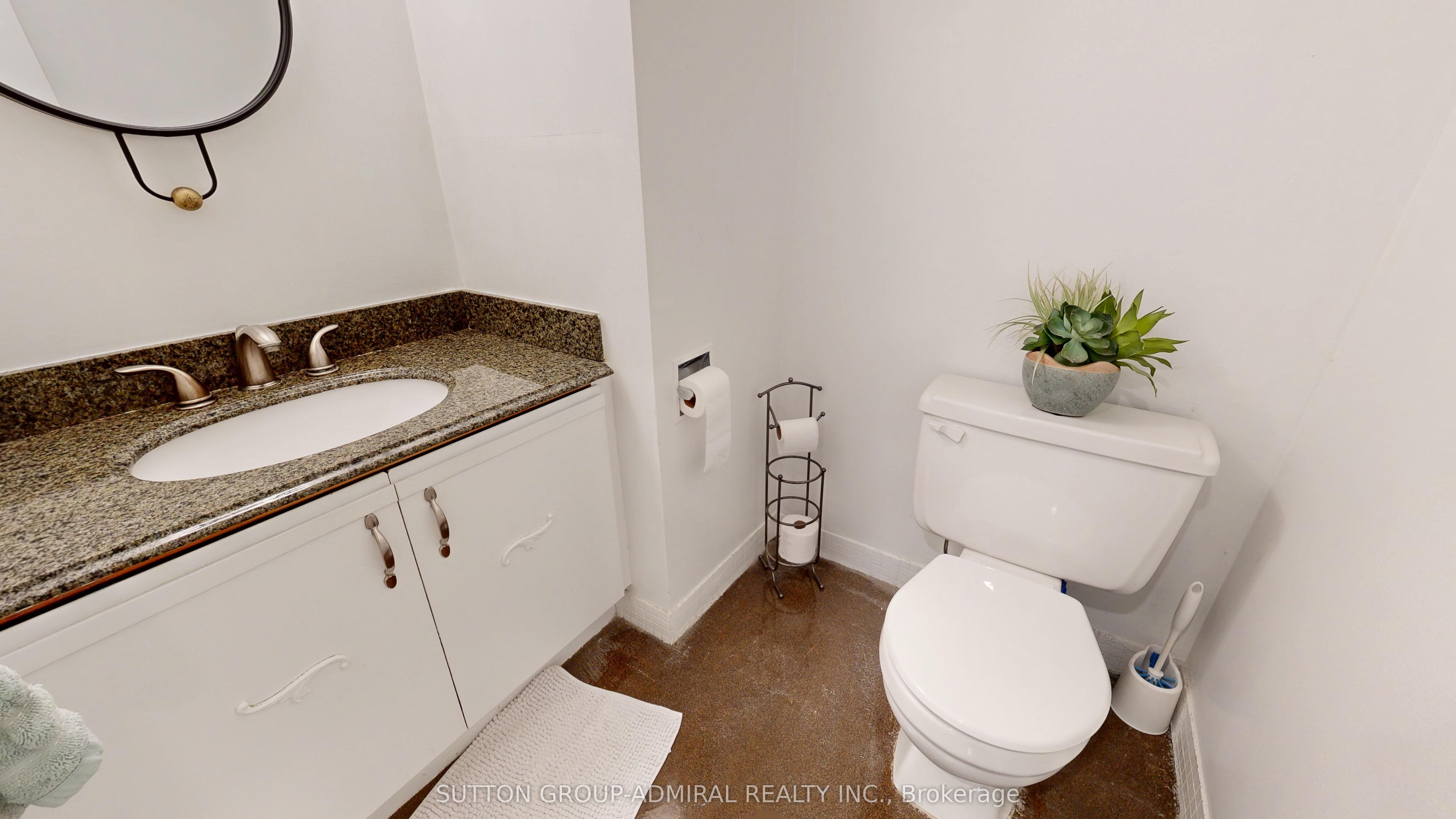 #201 - 633 Bay Street Property Photo 28