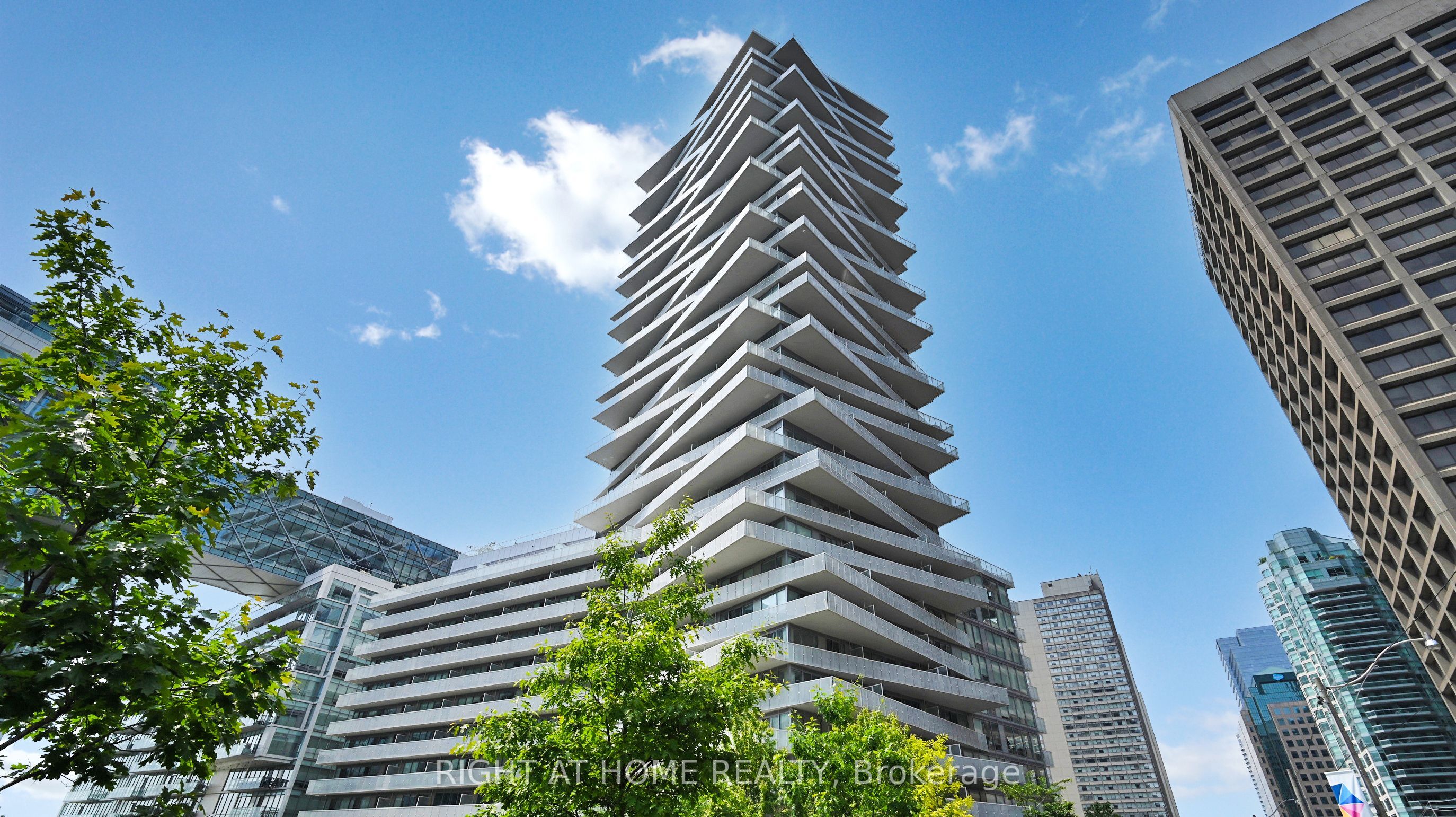 15 Queens Quay E 403 Property Photo 1