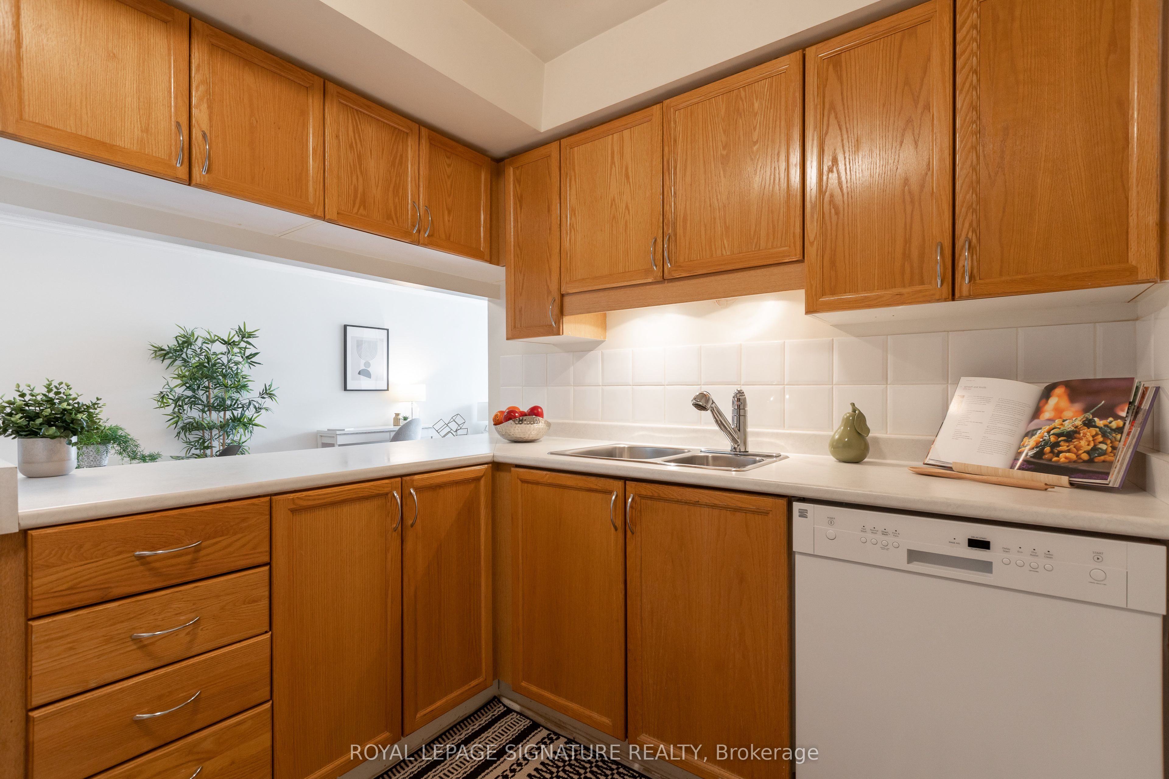 #206 - 356 Mcrae Drive Property Photo 11