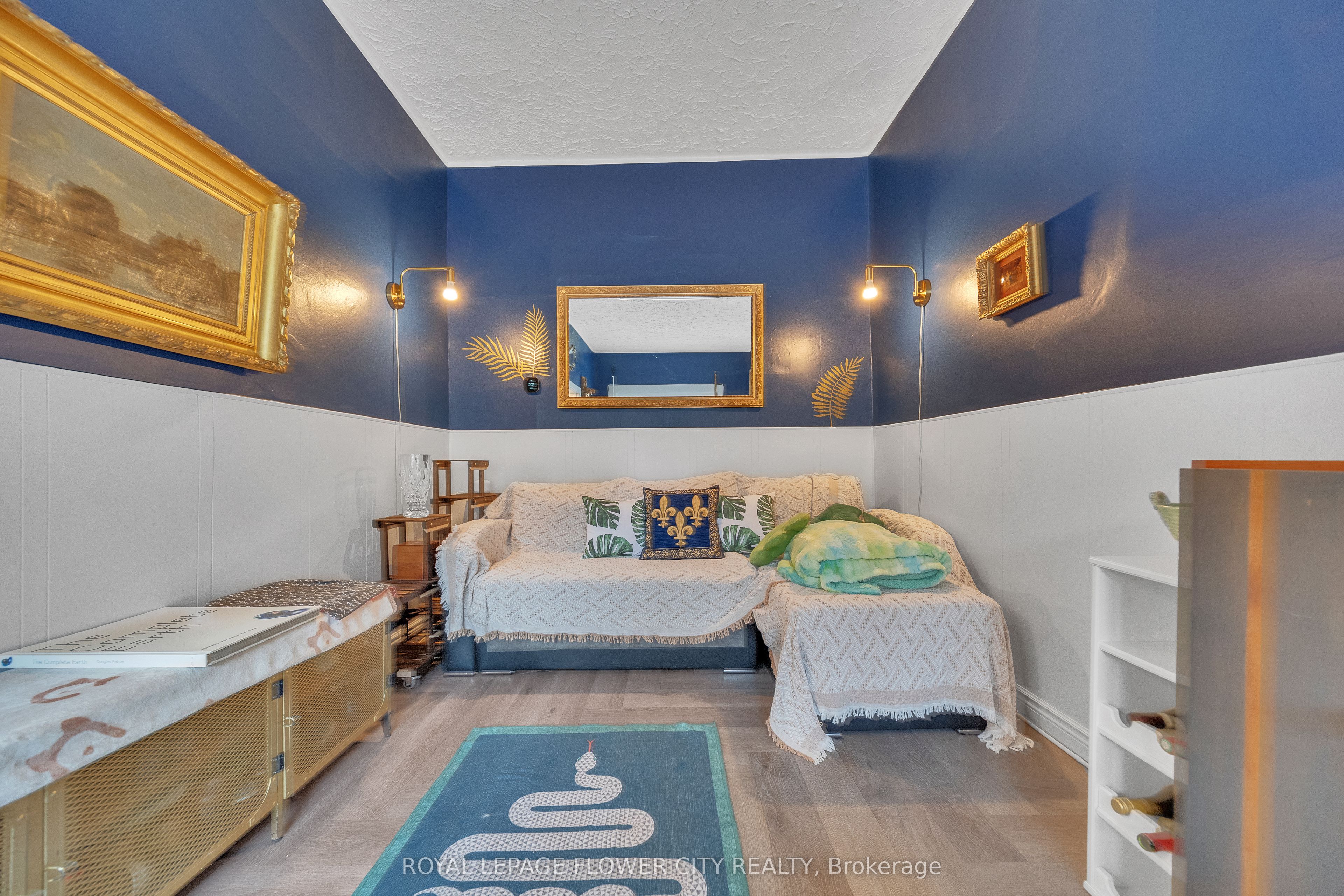 500 Dufferin Street Property Photo 10