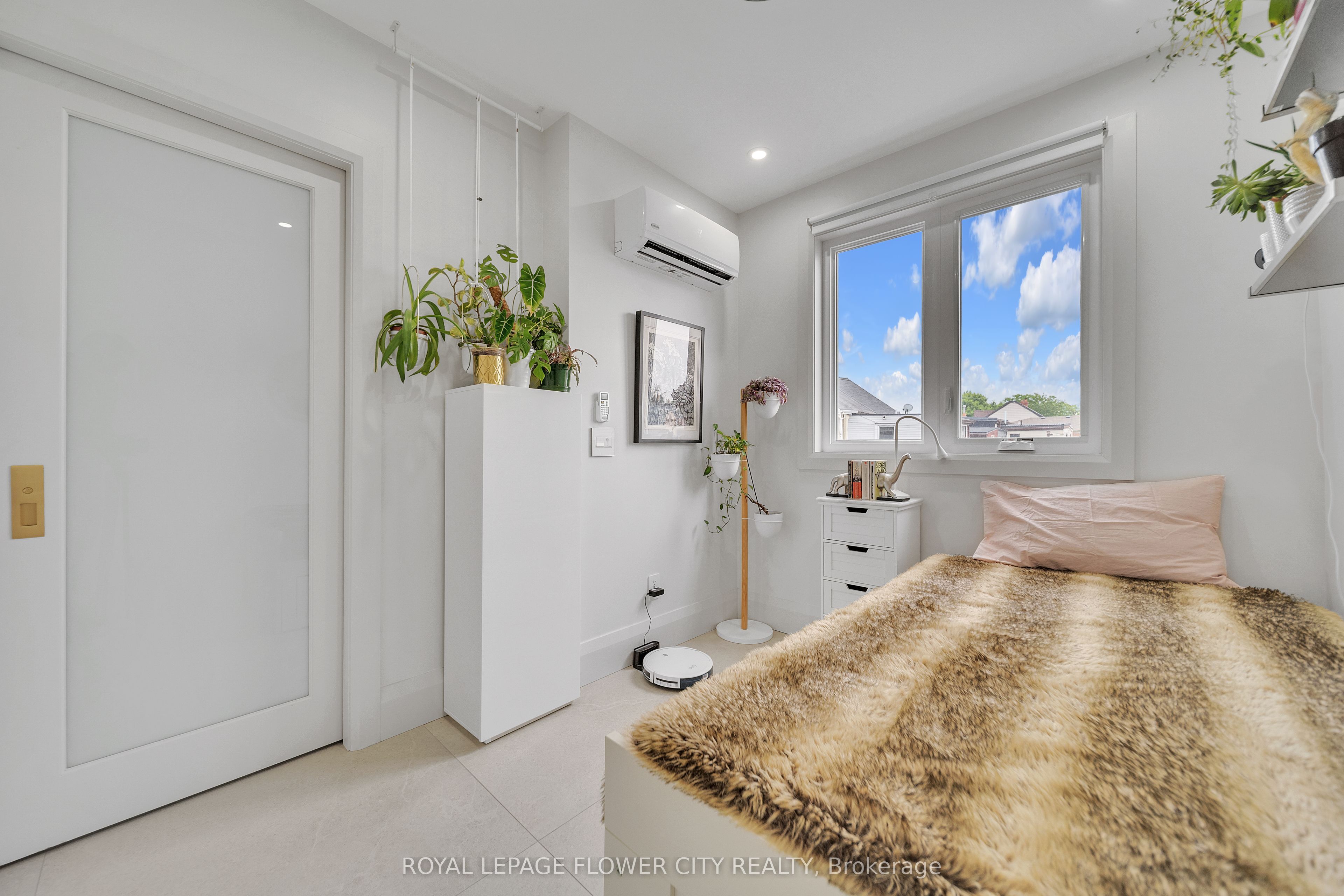500 Dufferin Street Property Photo 23