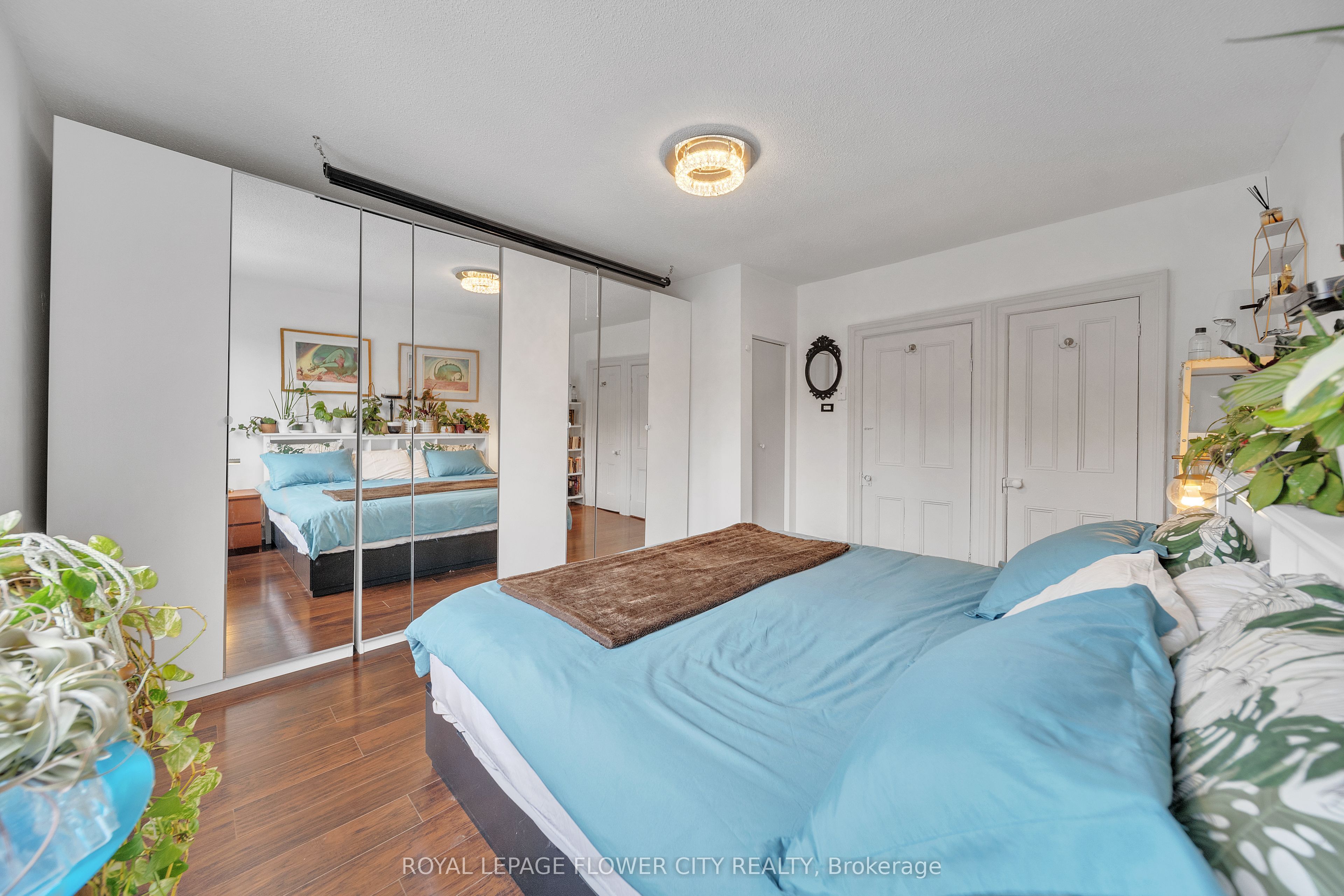 500 Dufferin Street Property Photo 32