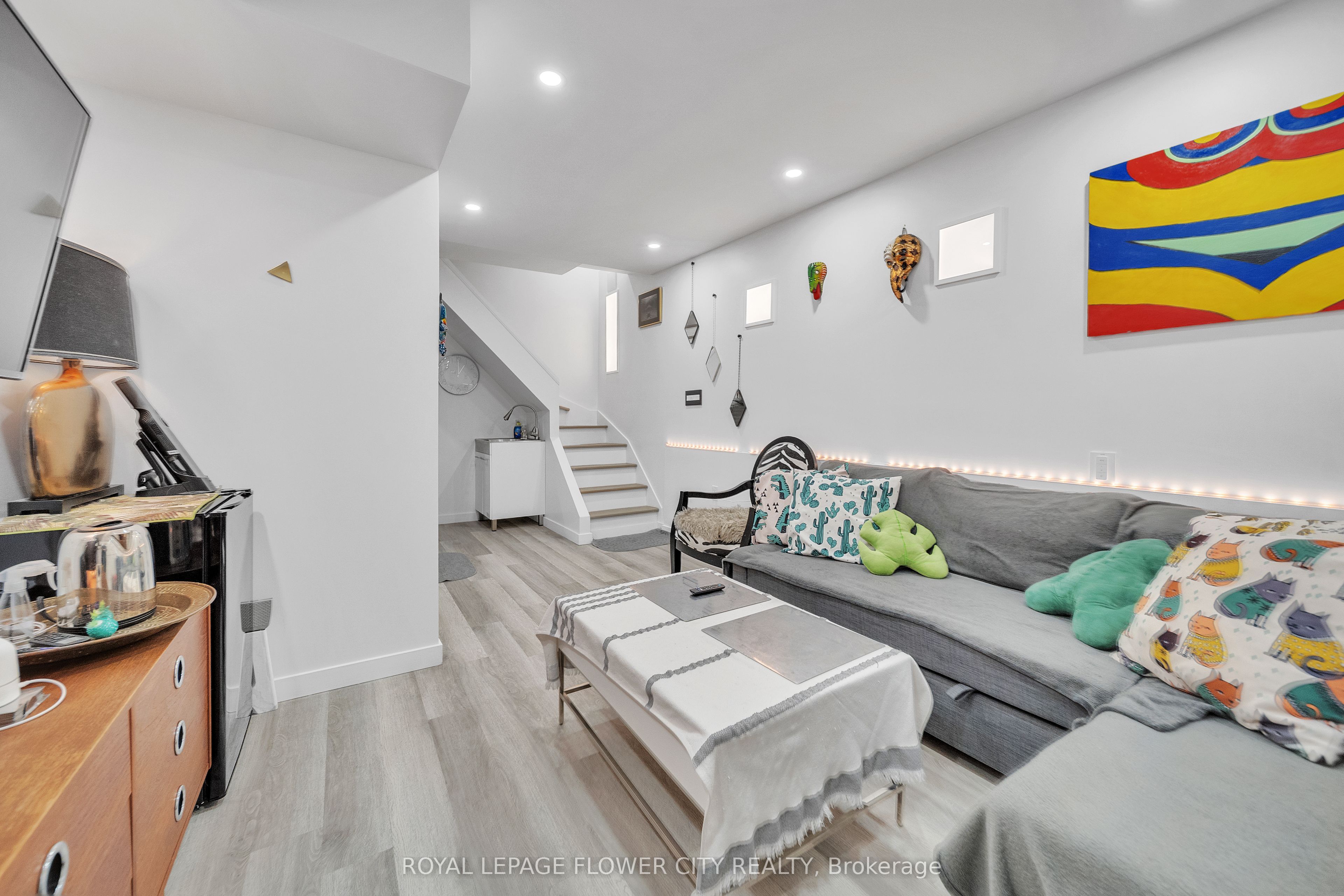 500 Dufferin Street Property Photo 38