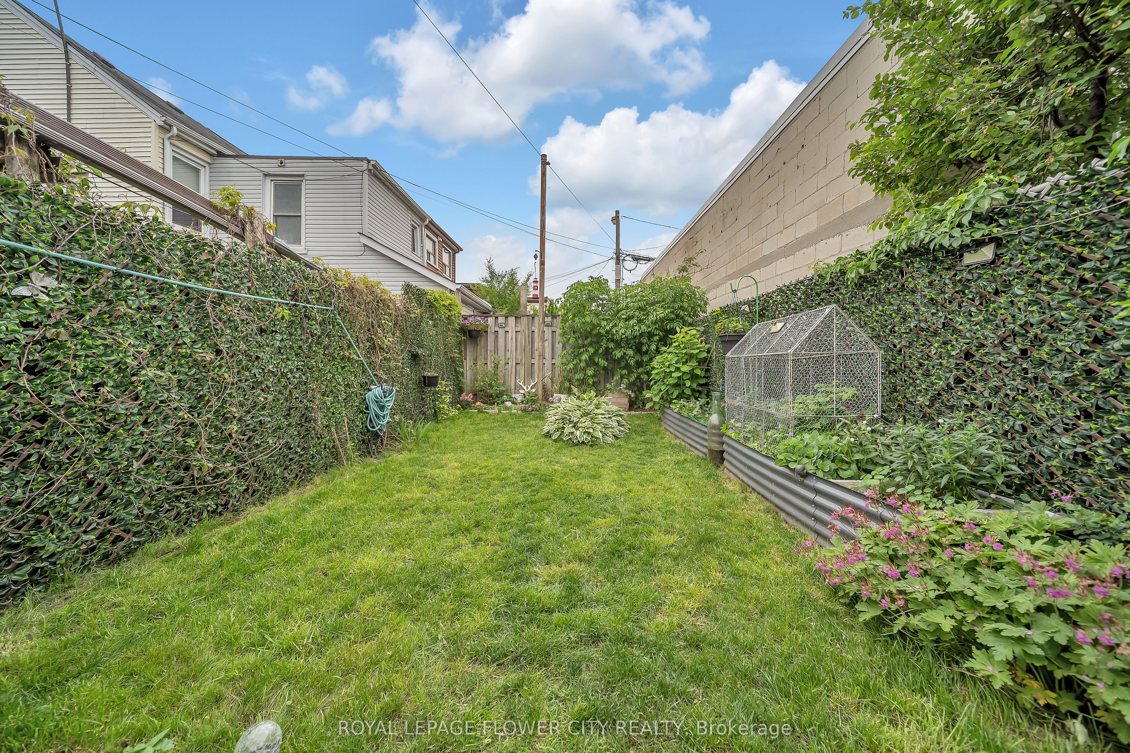 500 Dufferin Street Property Photo 43