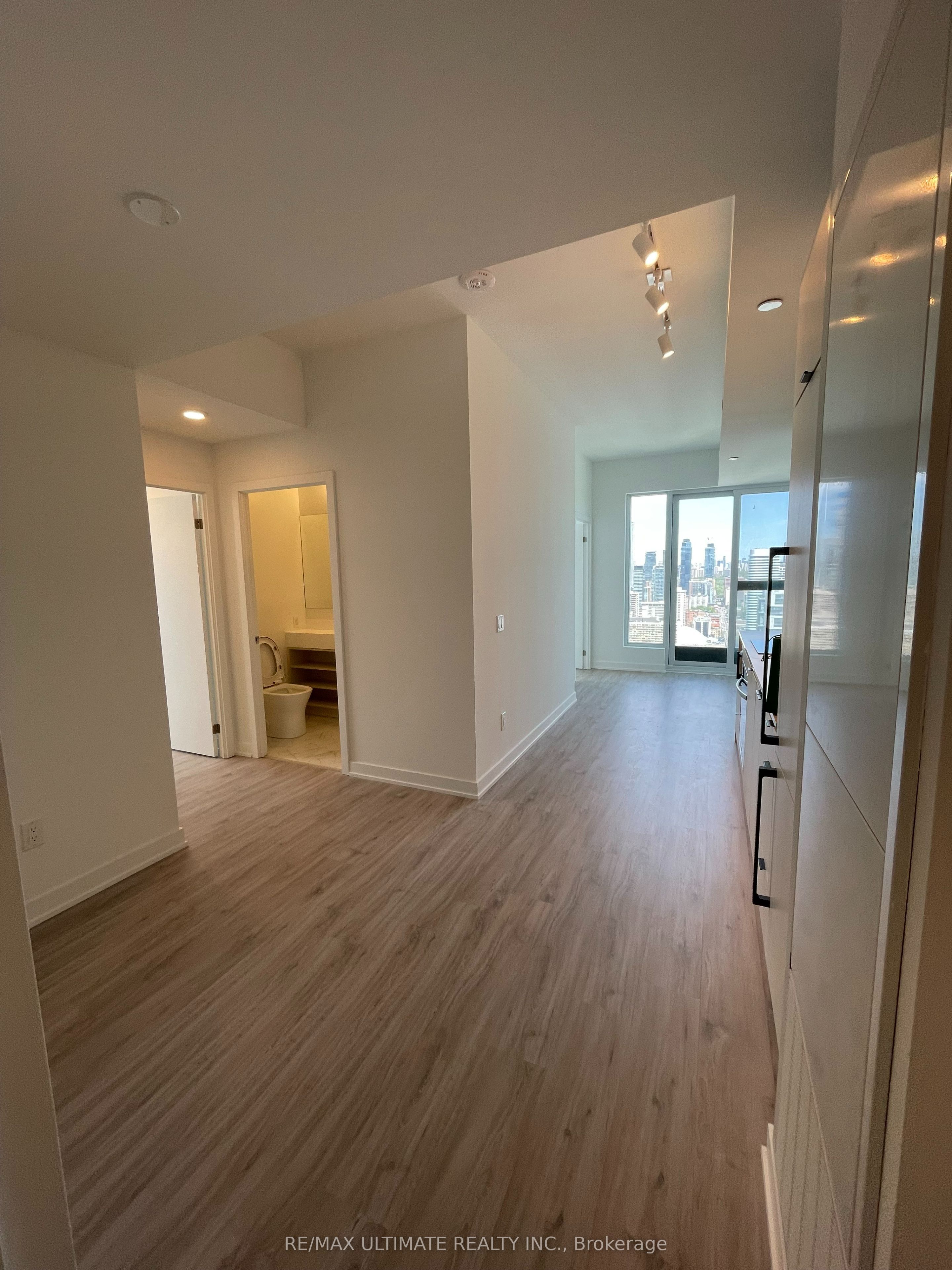 #4903 - 252 Church Street Property Photo 5