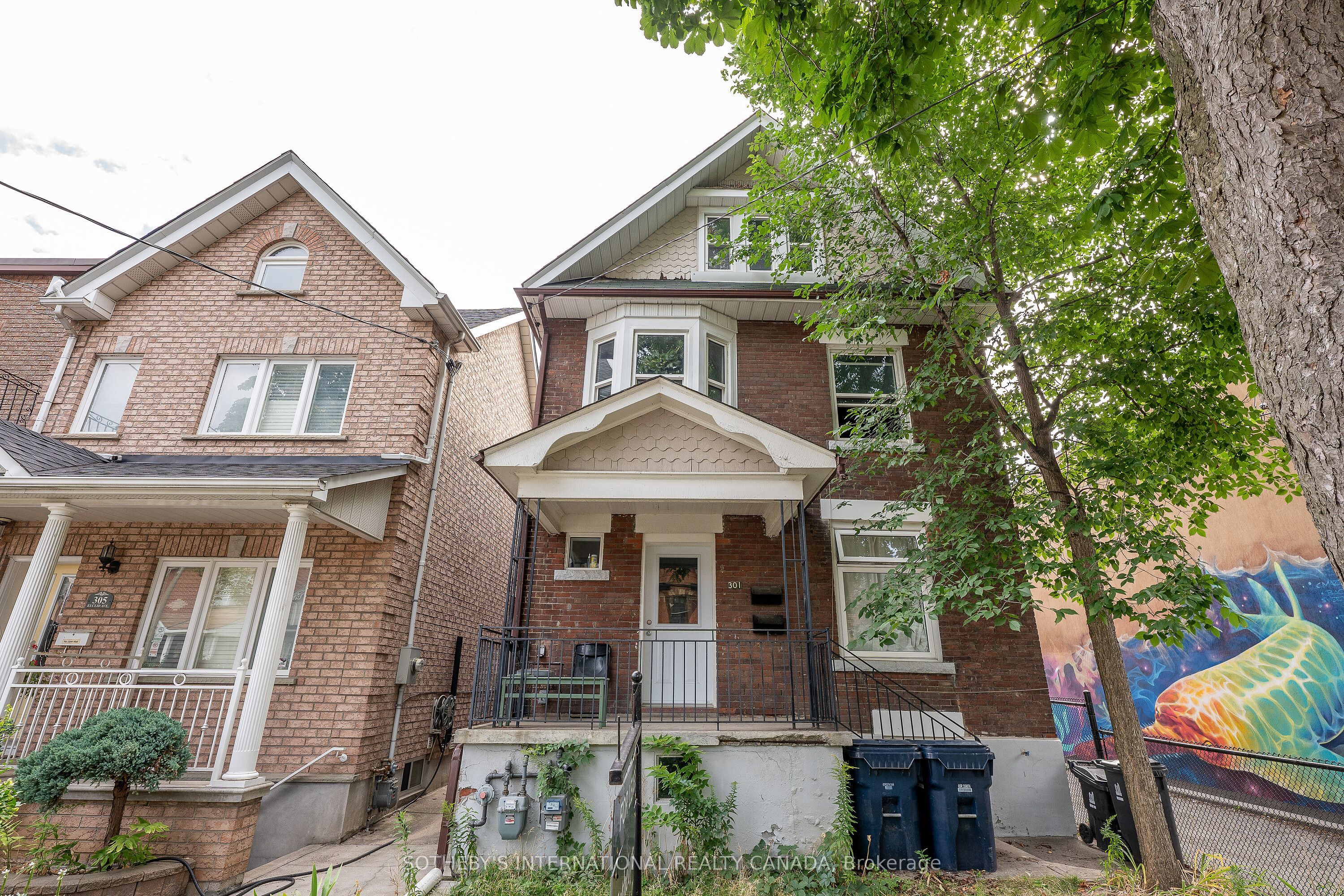 #lower - 301 Euclid Avenue Property Photo 2