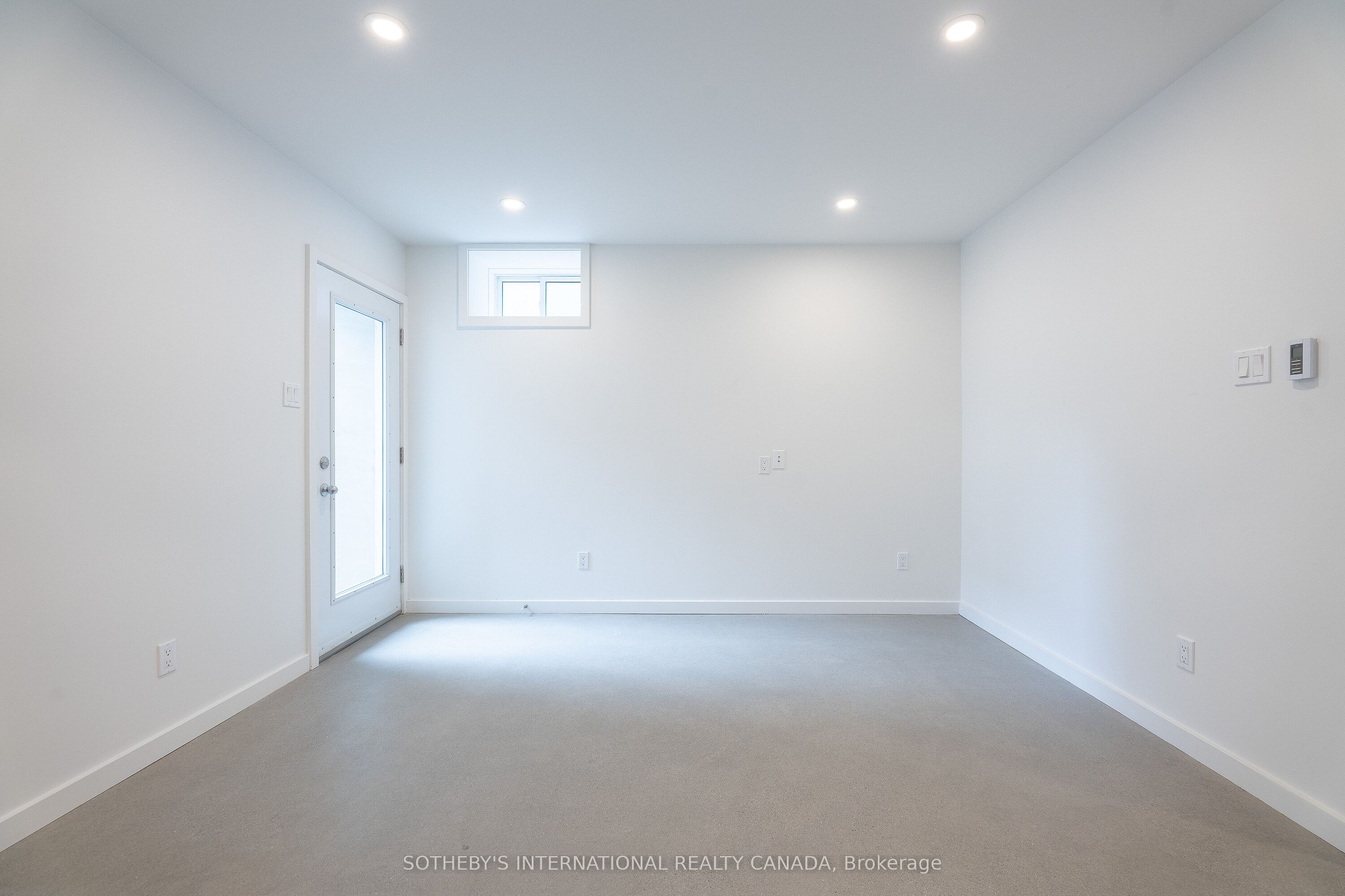 #lower - 301 Euclid Avenue Property Photo 11