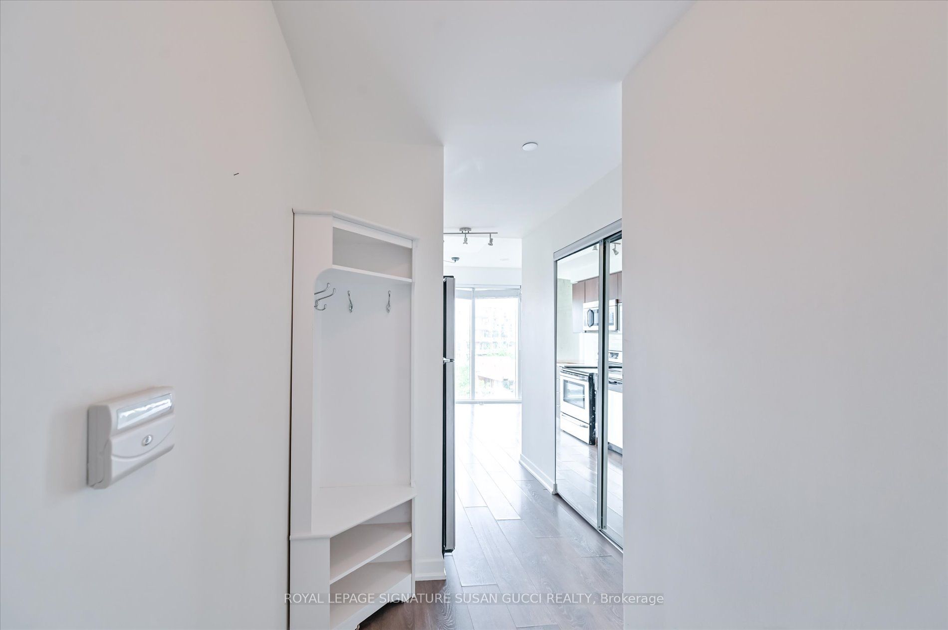 #615 - 150 East Liberty Street Property Photo 4