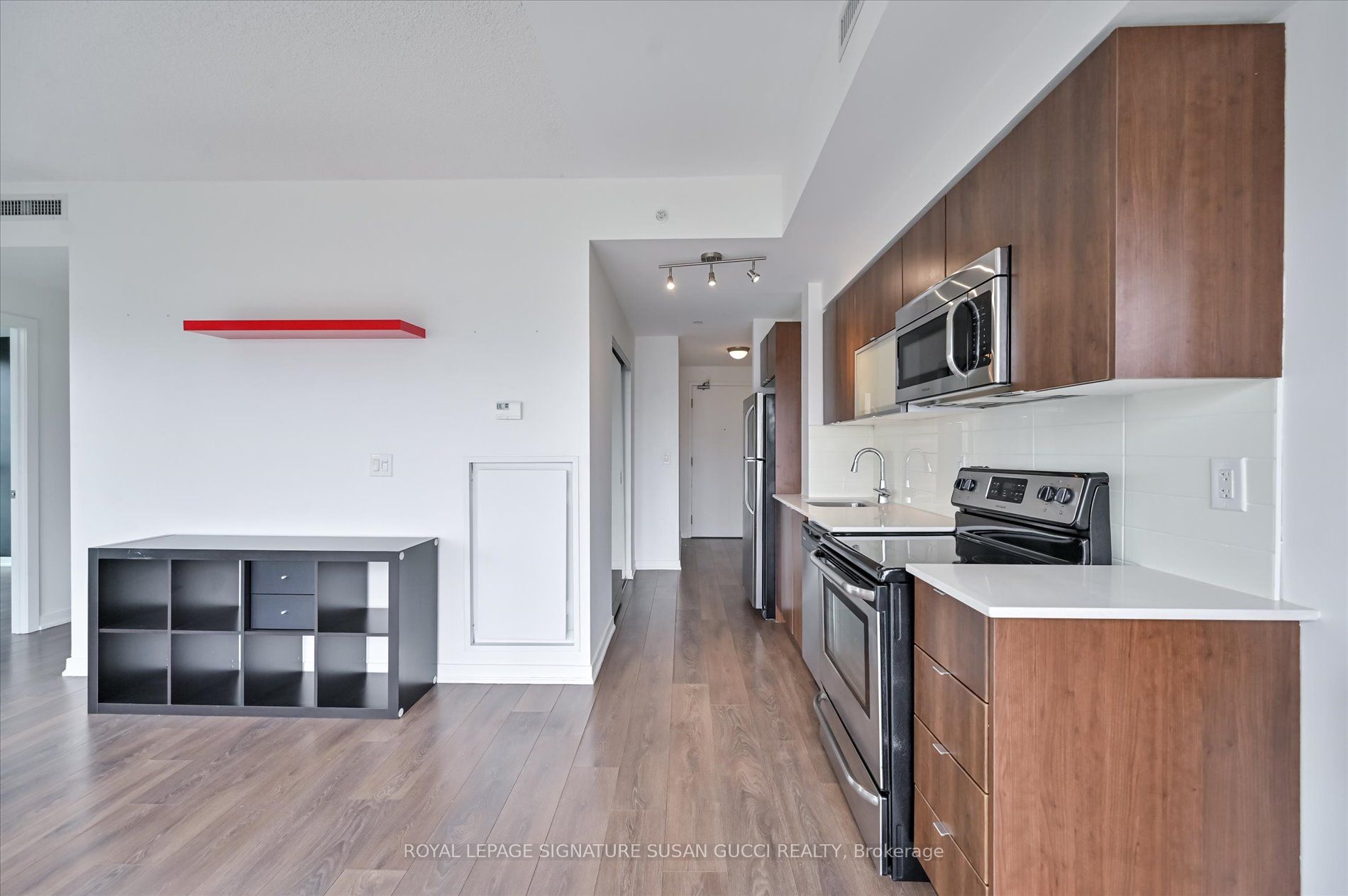 #615 - 150 East Liberty Street Property Photo 6