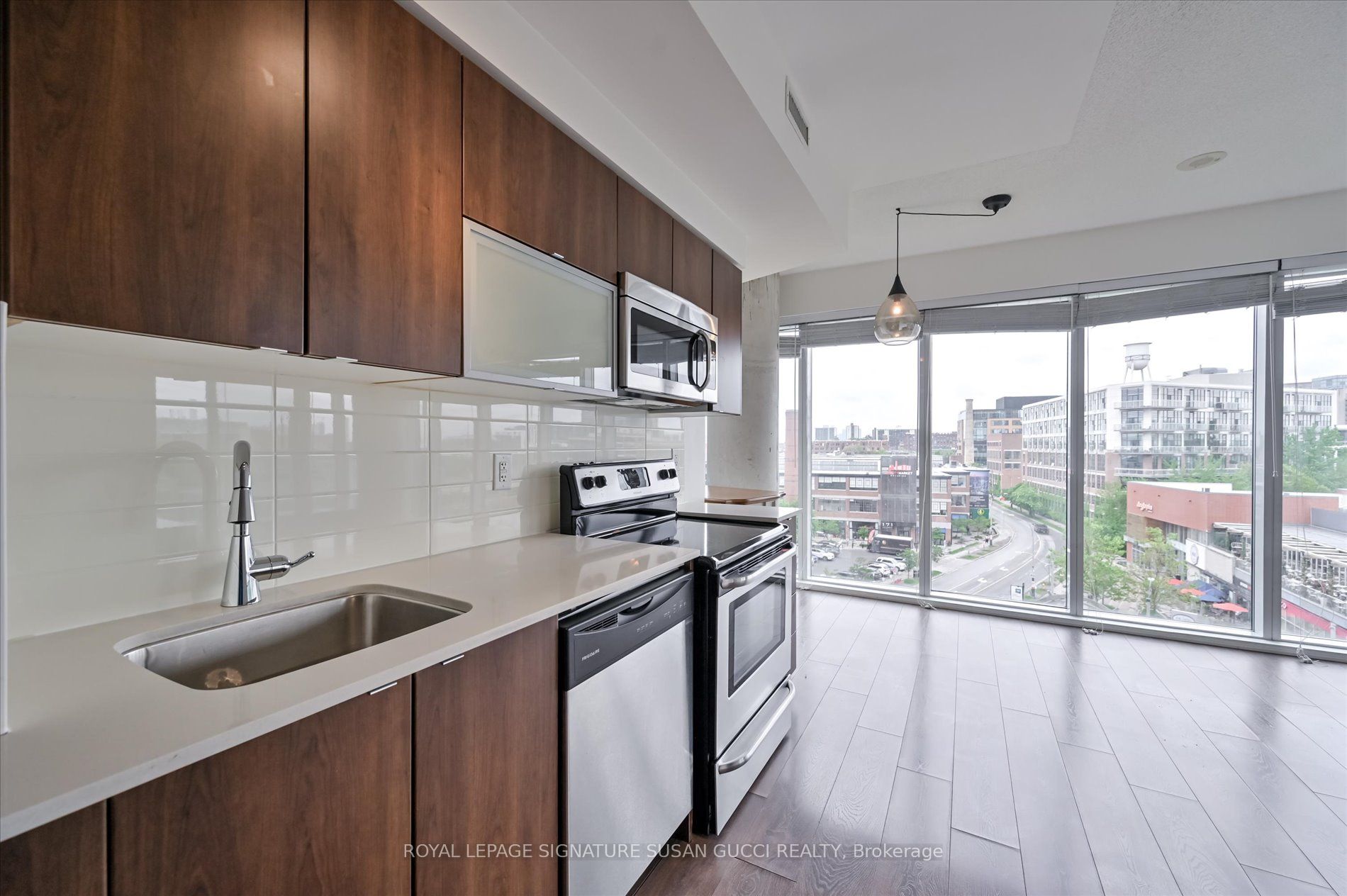 #615 - 150 East Liberty Street Property Photo 7