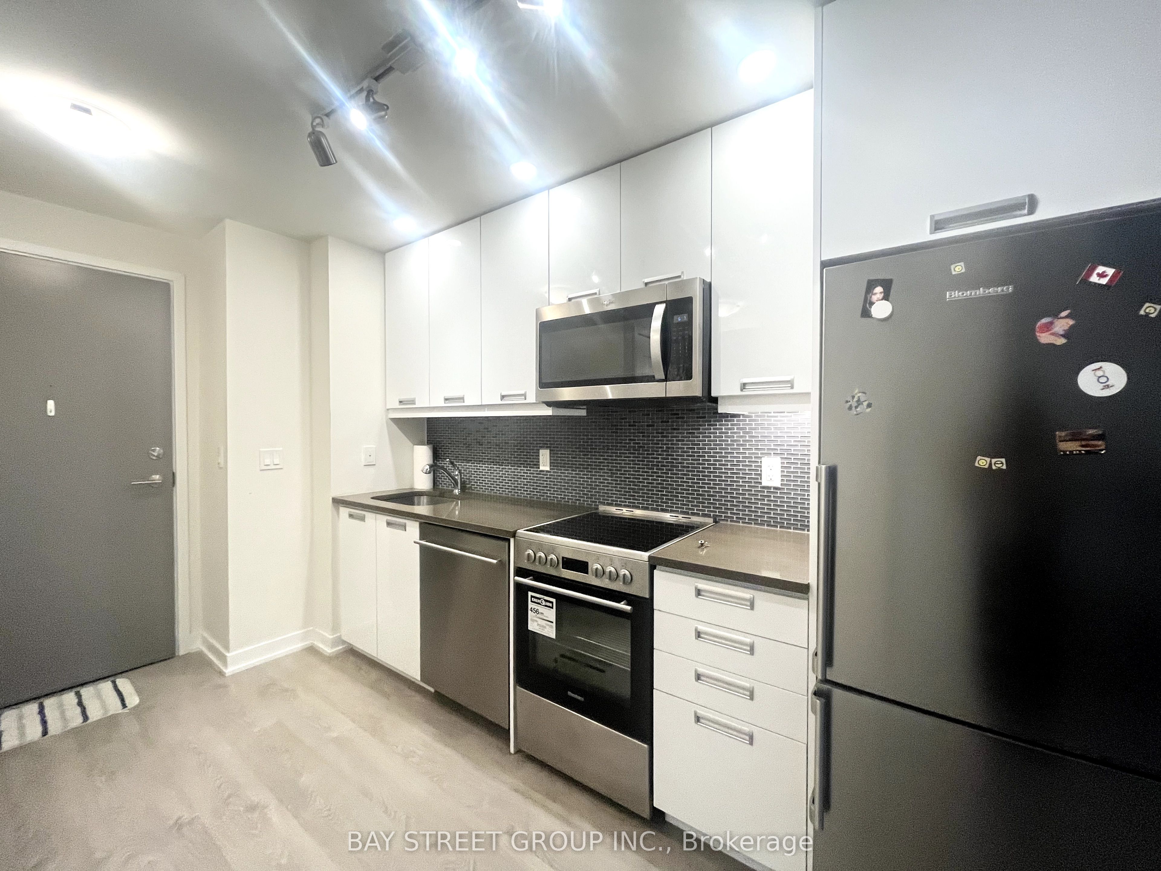 #506 - 99 John Street Property Photo 7