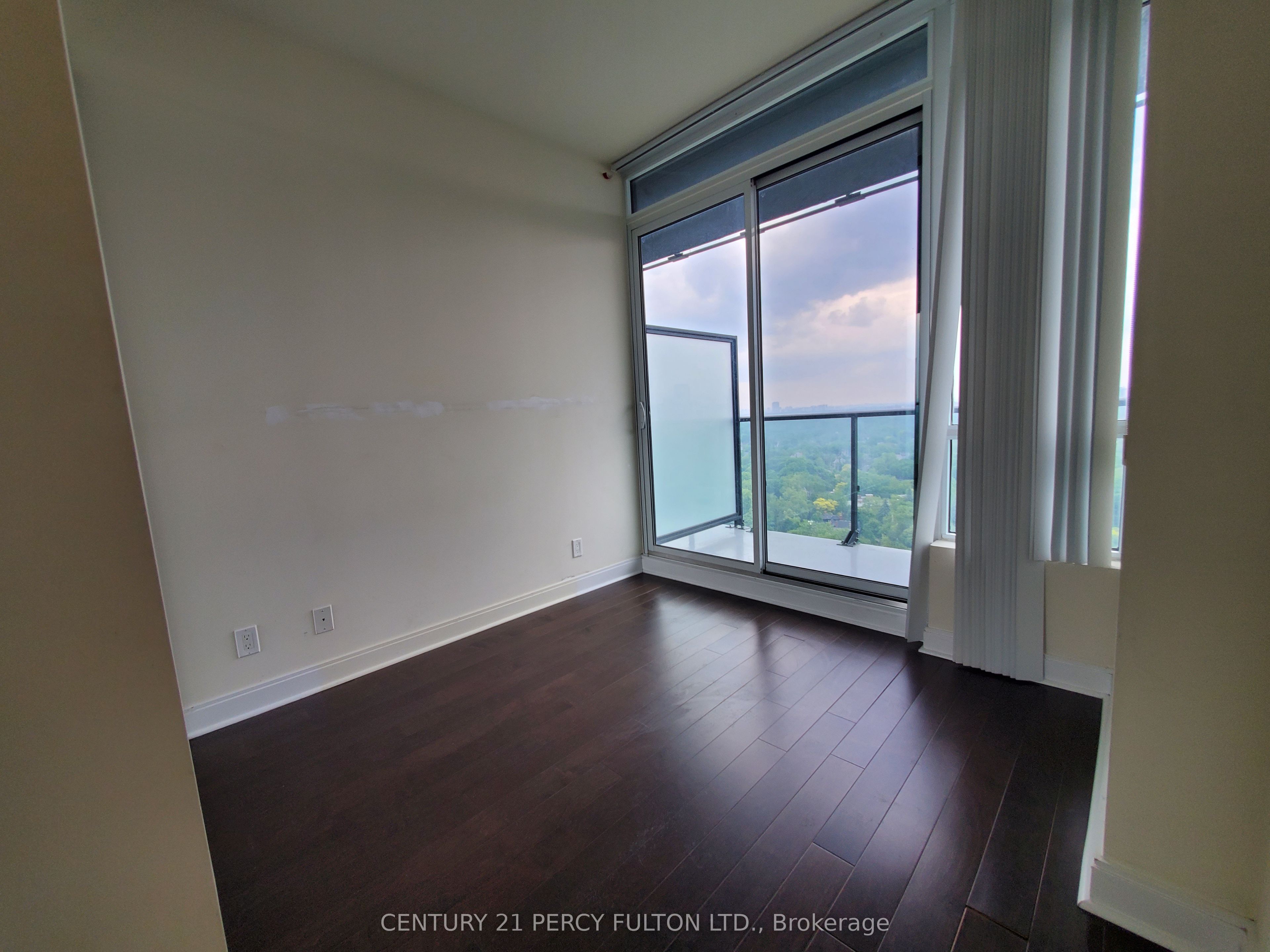 #2606 - 825 Church Street Property Photo 2
