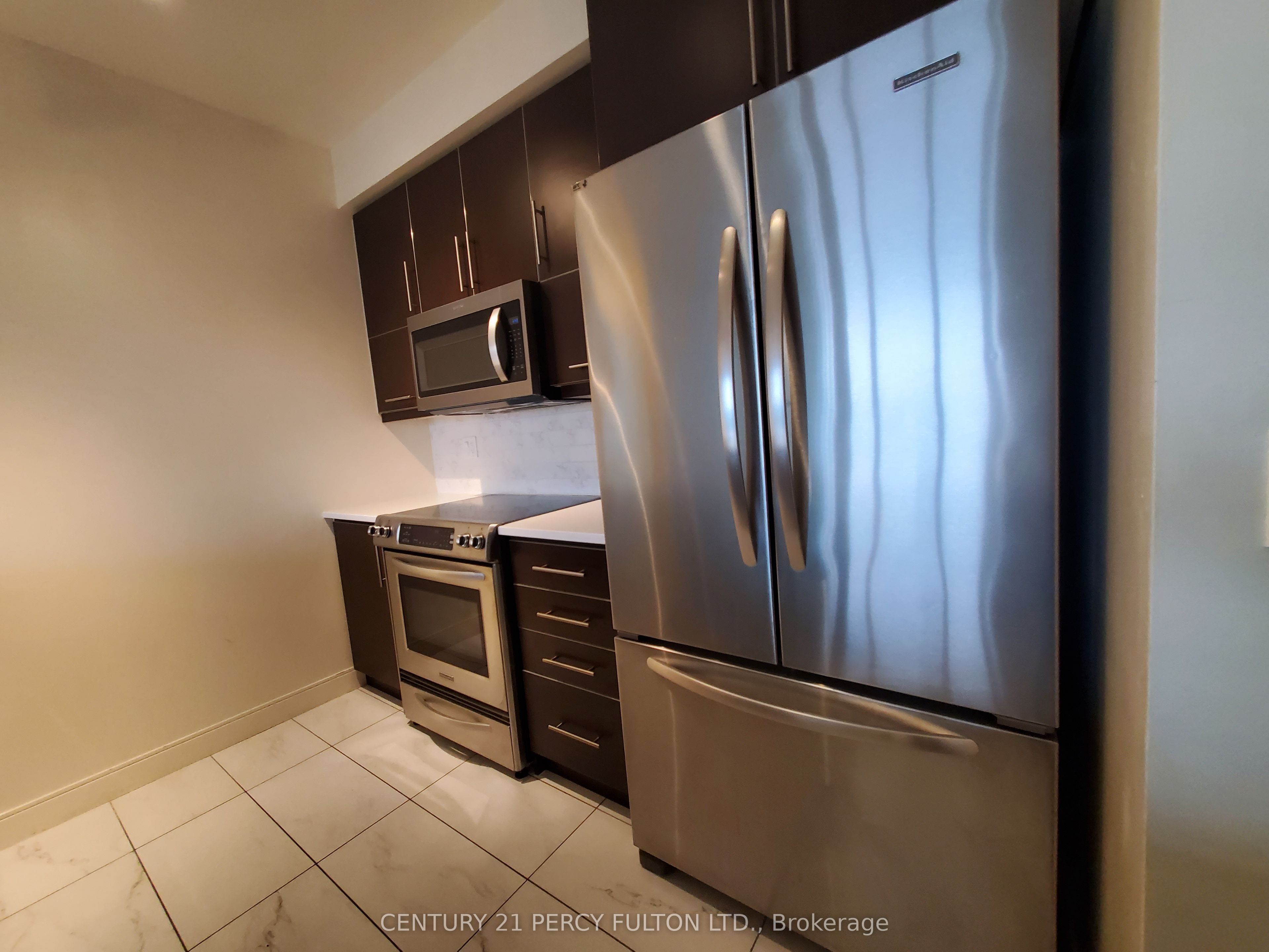 #2606 - 825 Church Street Property Photo 3