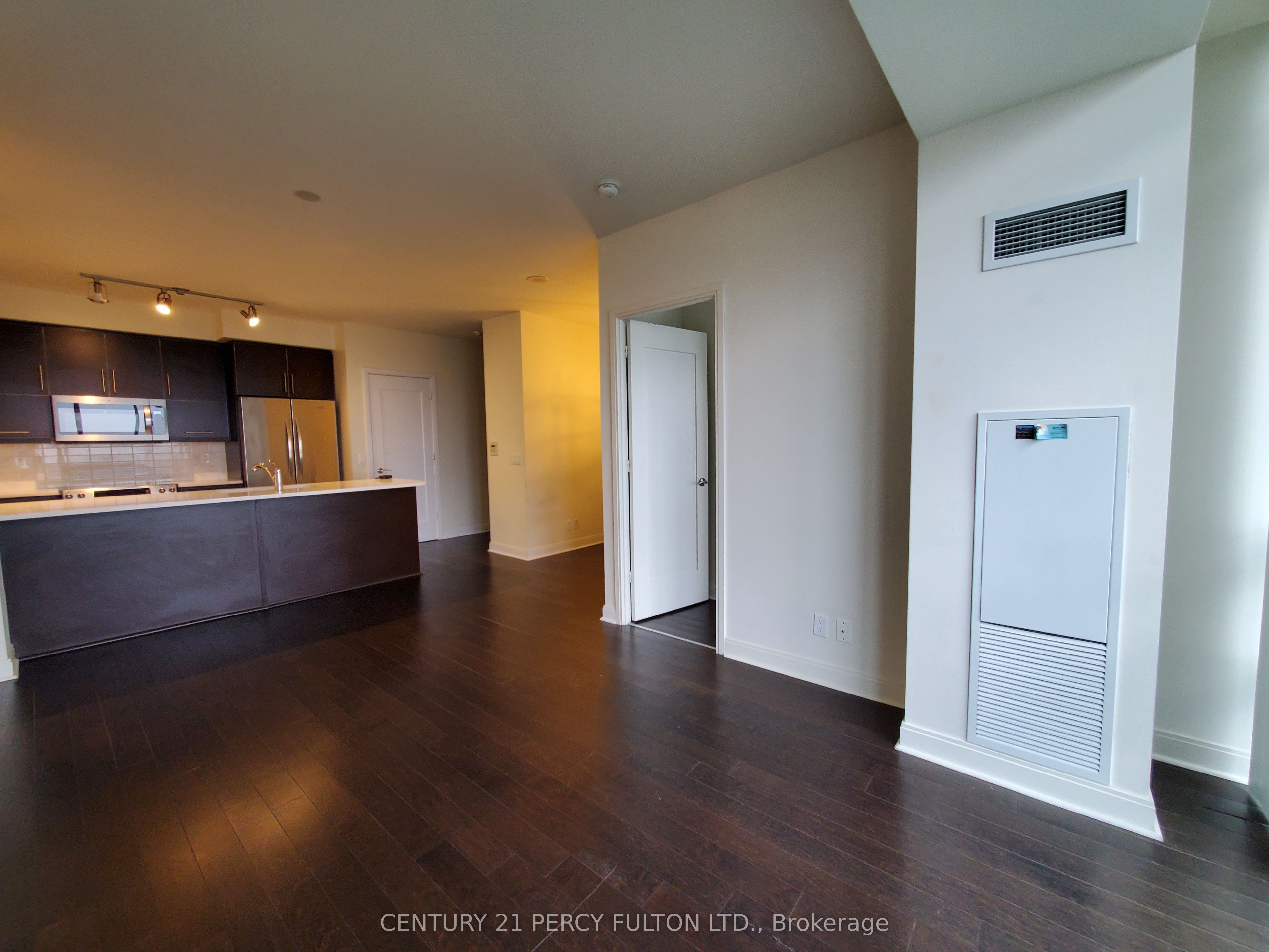 #2606 - 825 Church Street Property Photo 4