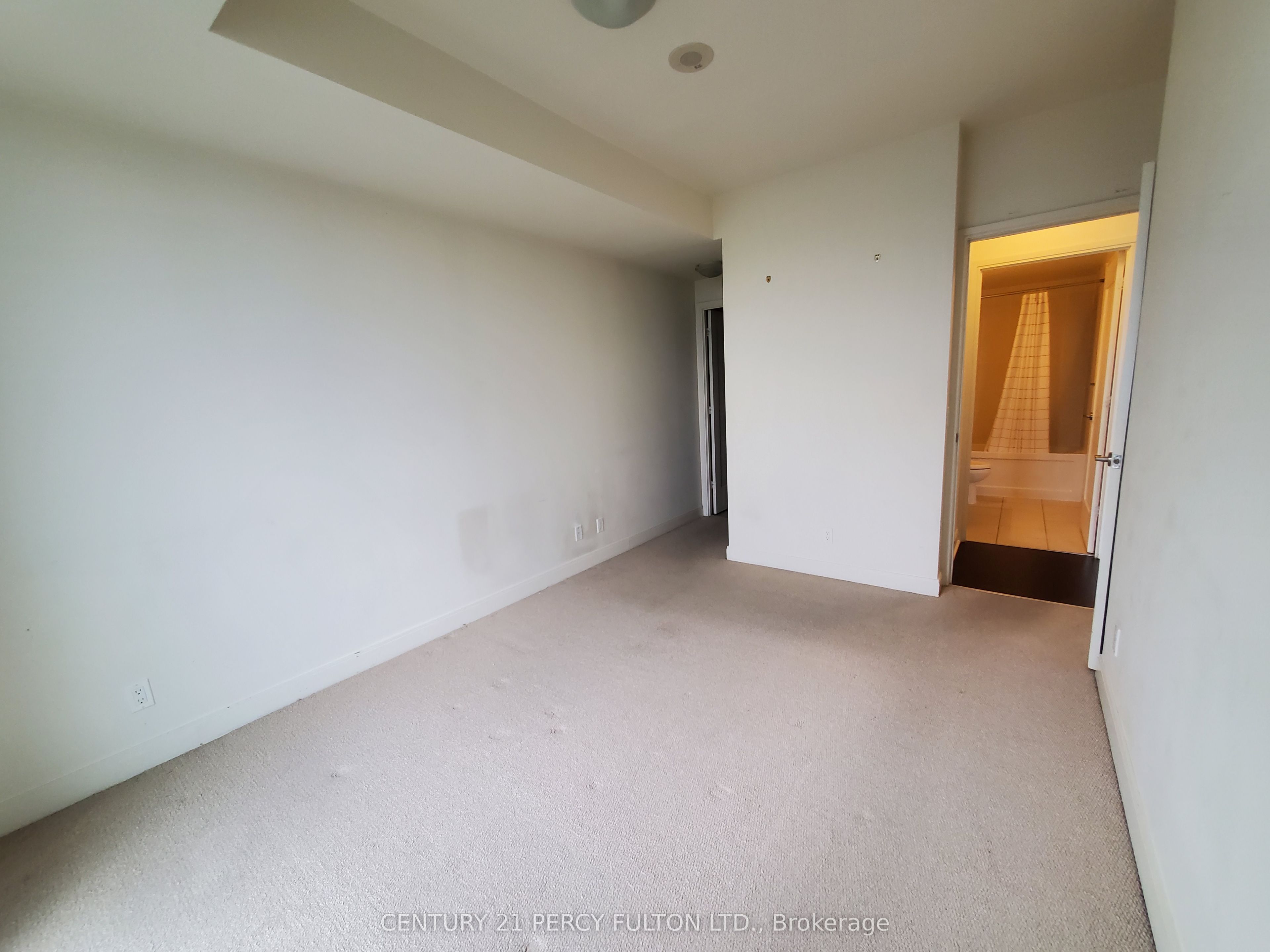 #2606 - 825 Church Street Property Photo 7